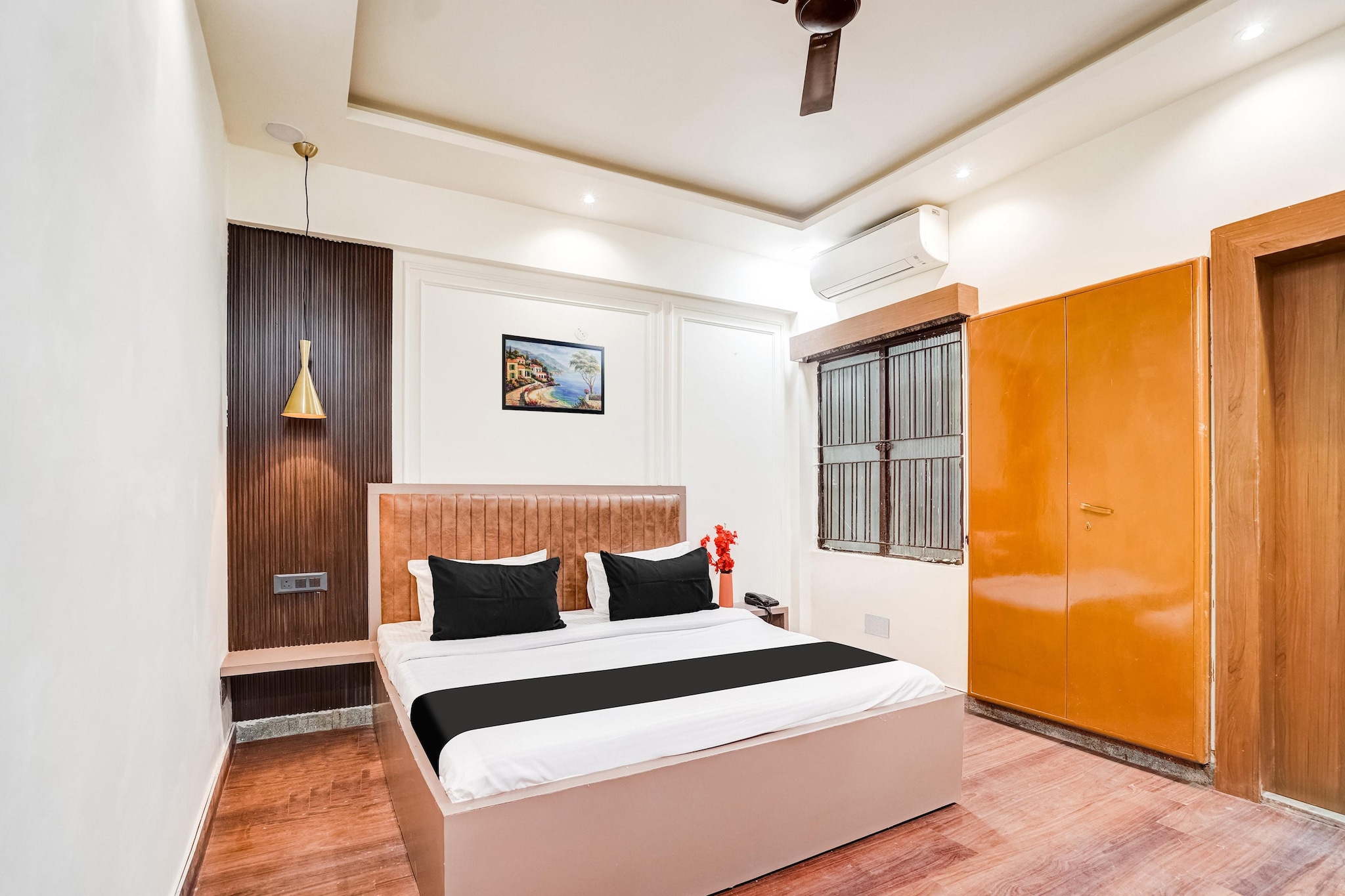 Comfortable Accommodations: Super Collection O Ratan Lal Nagar in Kanpur offers family rooms with air-conditioning, private bathrooms, work desks, and free toiletries. Each room includes a seating area, TV, and wardrobe.
Essential Facilities: Guests enjoy free WiFi, a lounge, 24-hour front desk, room service, and meeting rooms. Free on-site parking is available.
Dining Options: A continental and à la carte breakfast is served daily.
Location and Attractions: Located 10 km from Kanpur Airport, the hotel is 4.8 km from KÄnpur Central Station.
Unmarried couples are warmly welcome at this property.
Guests with local ID proof are warmly welcome.
Foreign Guests Restricted: Apologies, but we are currently unable to host foreign nationals at this property.
Early Check-In Policy: A full day’s room rate will be charged for check-ins before 6:00 AM. Complimentary early check-in is available between 6:00 AM and 10:00 AM, subject to room availability.