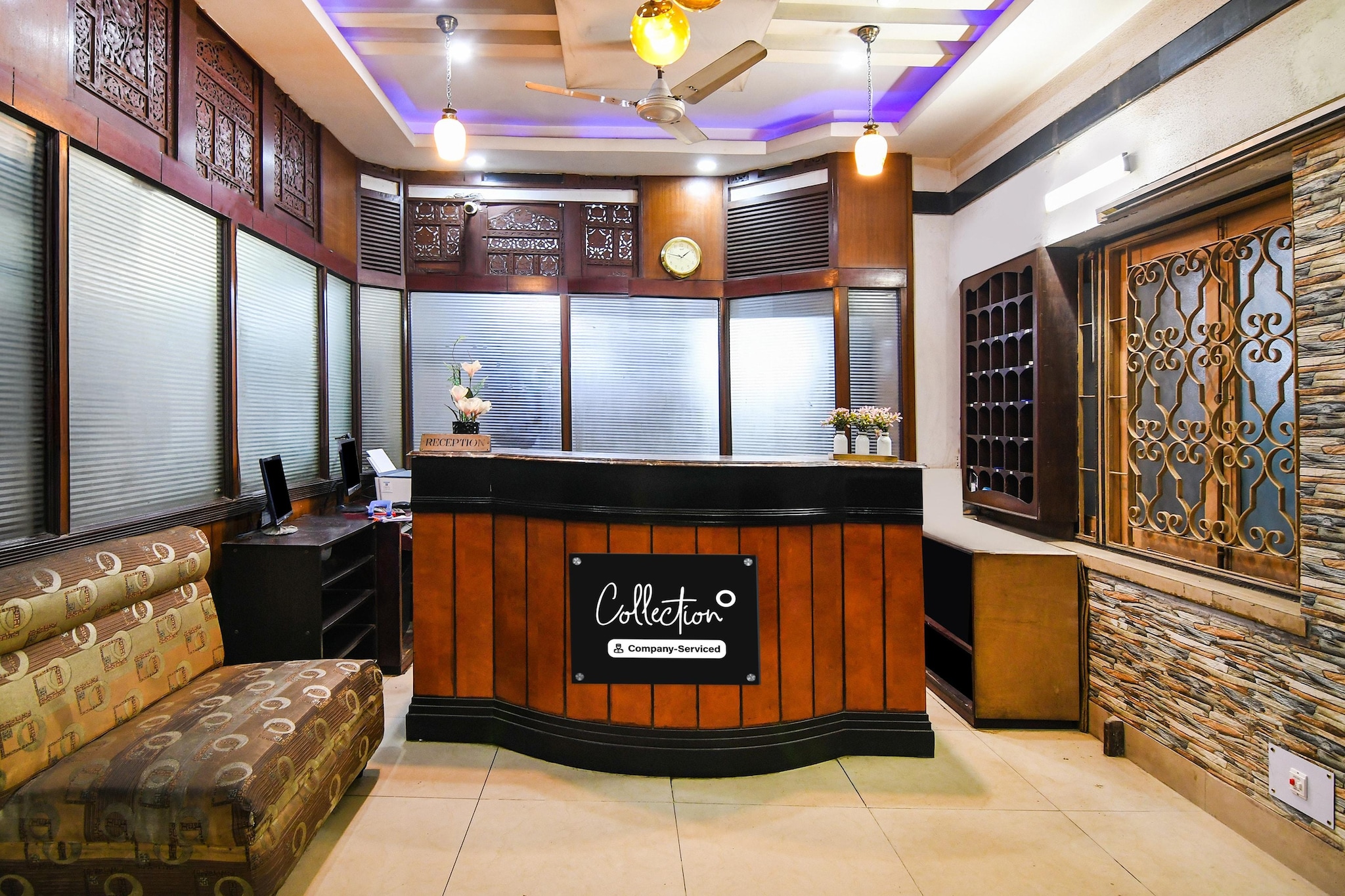 Ground floor: (bedroom(double bed, TV, seating area, electric kettle, freezer, air conditioning, Towels incl., telephone), bathroom(bathtub or shower, shower, washbasin, toilet, shampoo, body soap, hot water))