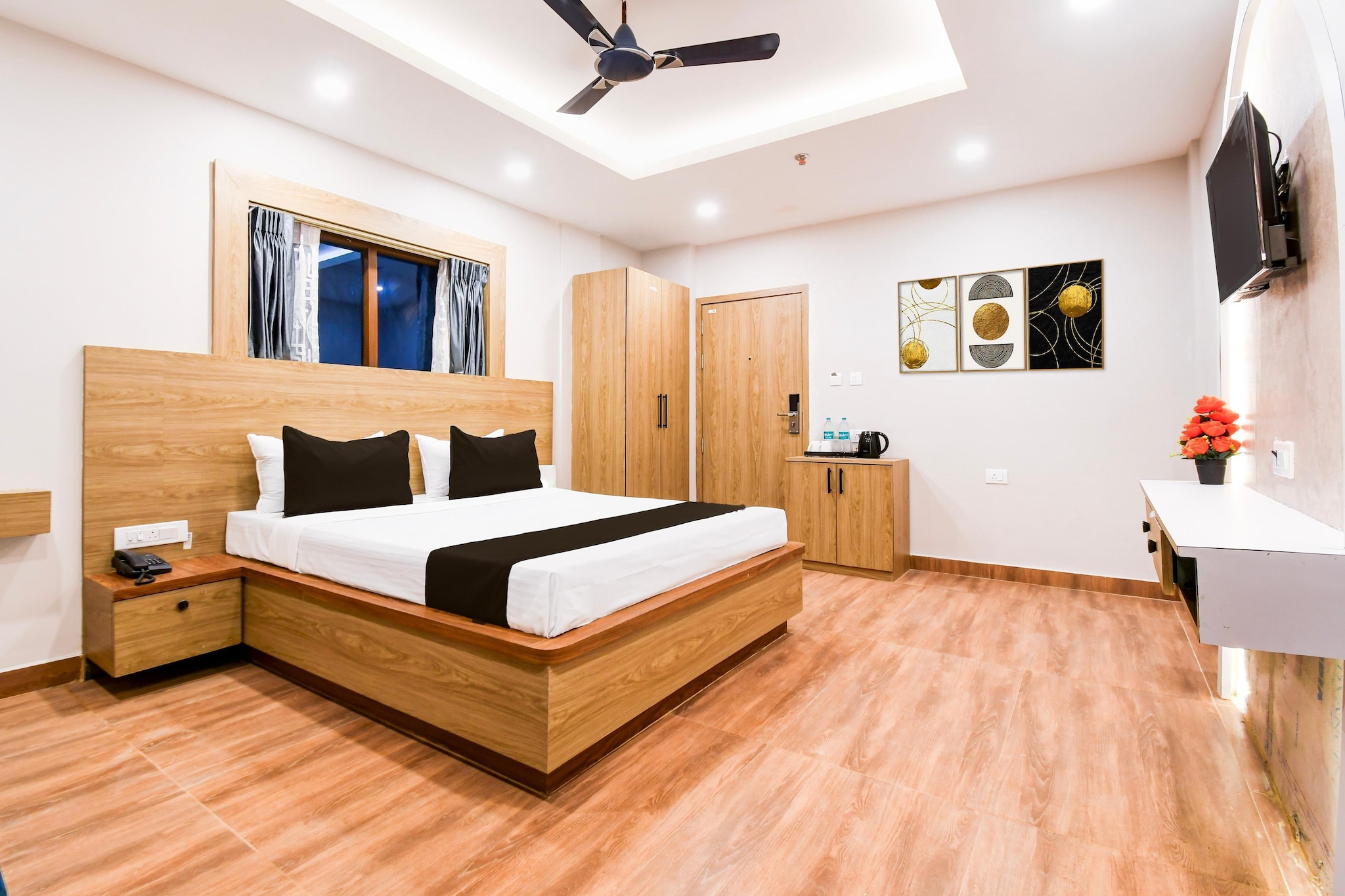 Comfortable Accommodations: Palette Shree Jagannath Puri in Puri offers family rooms with air-conditioning, private bathrooms, and free WiFi. Each room includes a work desk, seating area, TV, and free toiletries.
Dining Experience: The hotel features a family-friendly restaurant serving Indian cuisine in a traditional, modern, and romantic ambience. Lunch and dinner are available.
Convenient Facilities: Guests can enjoy a lounge, lift, 24-hour front desk, housekeeping service, room service, and luggage storage. Free on-site parking is provided.
Early Check-In Policy: A full day’s room rate will be charged for check-ins before 6:00 AM. Complimentary early check-in is available between 6:00 AM and 10:00 AM, subject to room availability.
Check-in is only available to guests aged 18 and above. Please provide a government-issued ID to confirm your age.