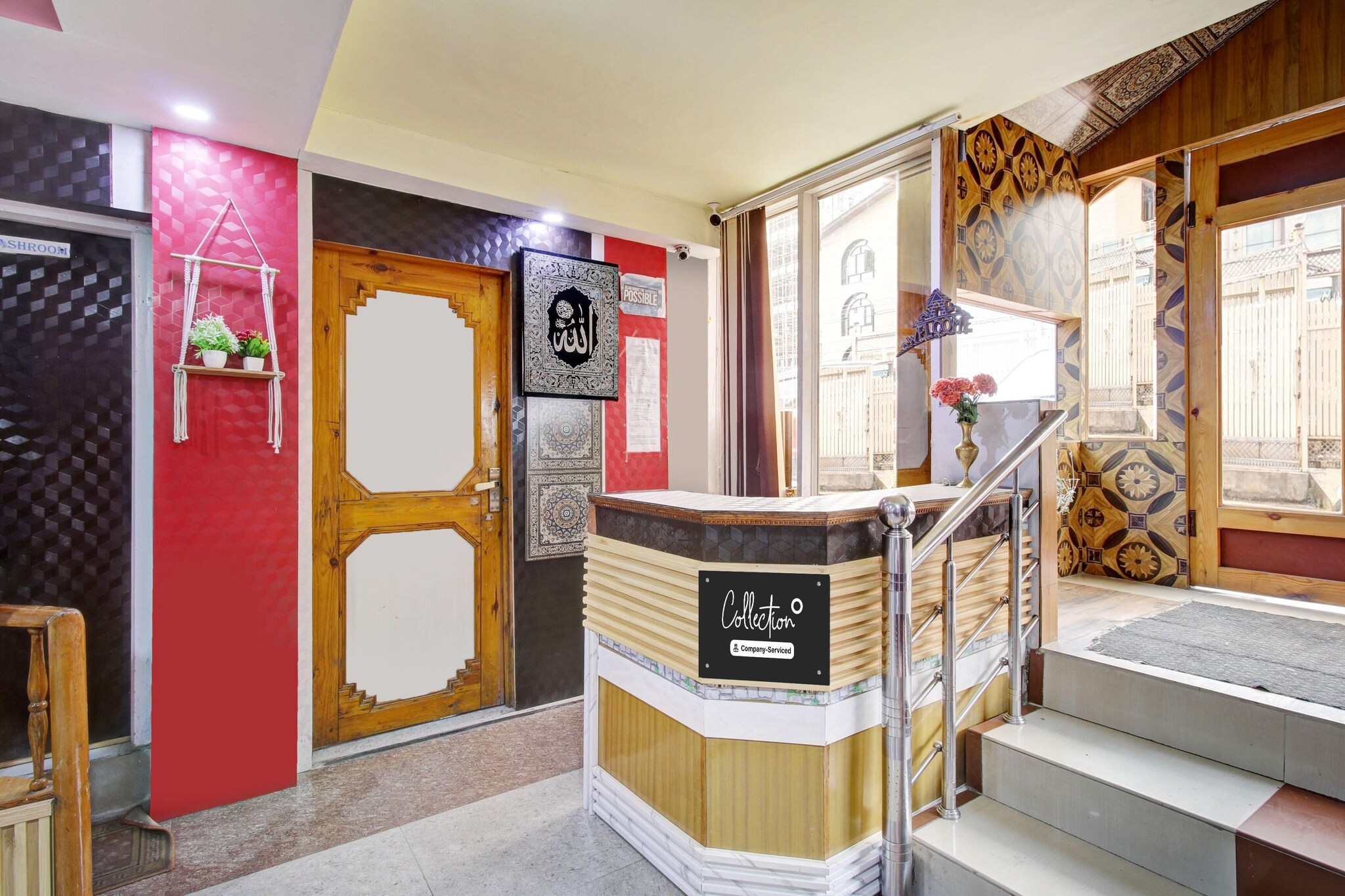 Ground floor: (bedroom(double bed, TV, seating area, air conditioning, telephone), bathroom(bathtub or shower, shower, washbasin, toilet, Towels incl., shampoo, body soap, hot water), parking)