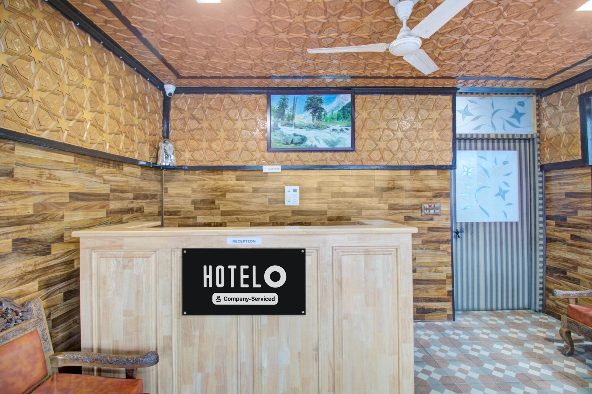 Ground floor: (bedroom(double bed, TV, seating area, air conditioning, telephone, Floor mattress), bathroom(bathtub or shower, shower, washbasin, toilet, Towels incl., shampoo, body soap, hot water), parking)