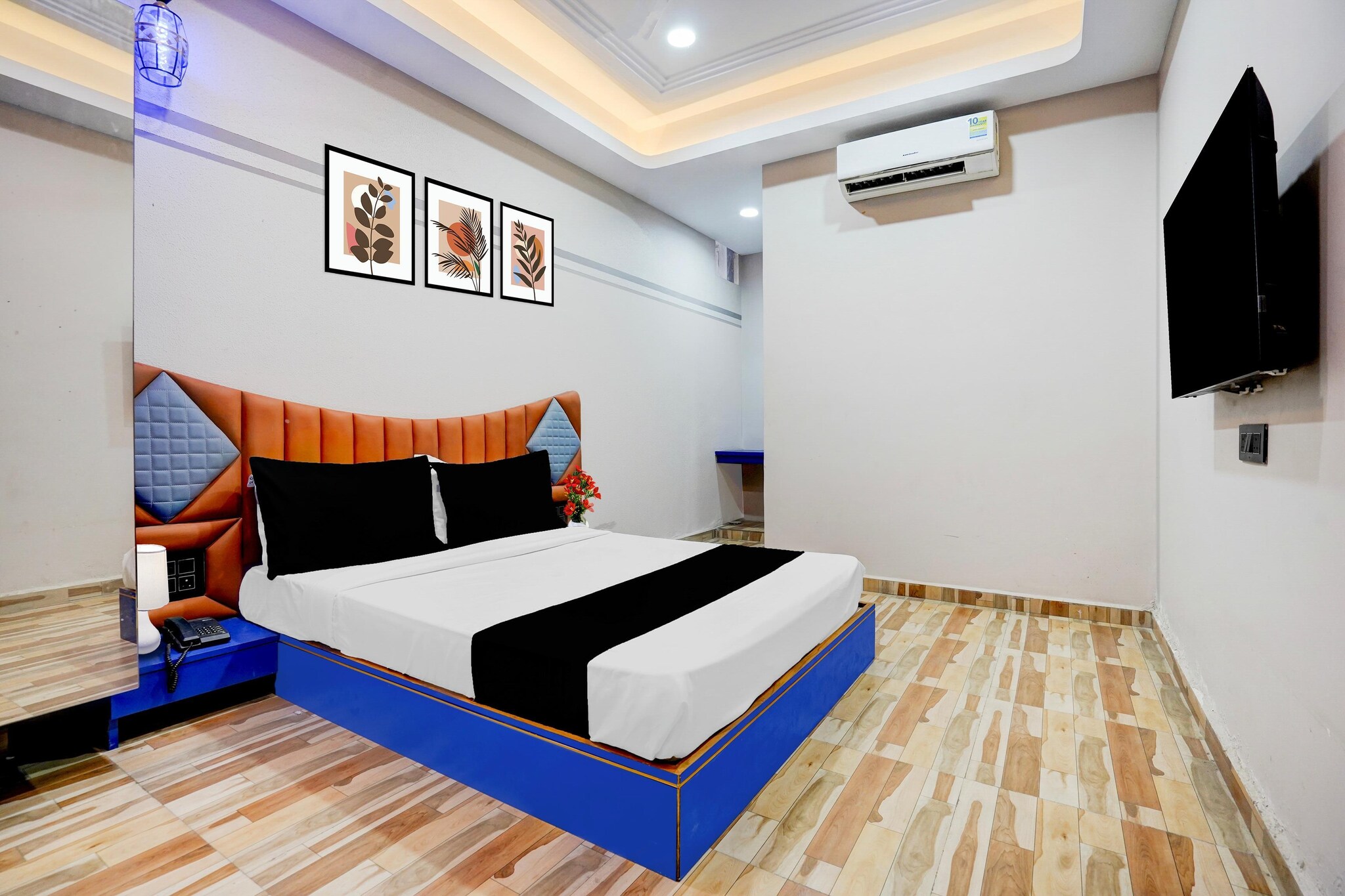 Comfortable Accommodations: Collection O Kosad Railway Station Formerly Hotel Royal Orbits in Surat offers family rooms with air-conditioning, private bathrooms, and free WiFi. Each room includes a work desk, seating area, TV, and free toiletries.
Convenient Facilities: Guests benefit from a lift, 24-hour front desk, housekeeping service, room service, and luggage storage. The hotel provides free toiletries, bath or shower, tiled floors, and wardrobes for added comfort.
Prime Location: Located 22 km from Surat Airport, the hotel is situated in Gruham Empire Shopping Center. Reception staff speak English and Hindi, ensuring smooth communication for all visitors.
Unmarried couples are warmly welcome at this property.
Guests with local ID proof are warmly welcome.
Early Check-In Policy: A full day’s room rate will be charged for check-ins before 6:00 AM. Complimentary early check-in is available between 6:00 AM and 10:00 AM, subject to room availability.
Check-in is only available to guests aged 18 and above. Please provide a government-issued ID to confirm your age.