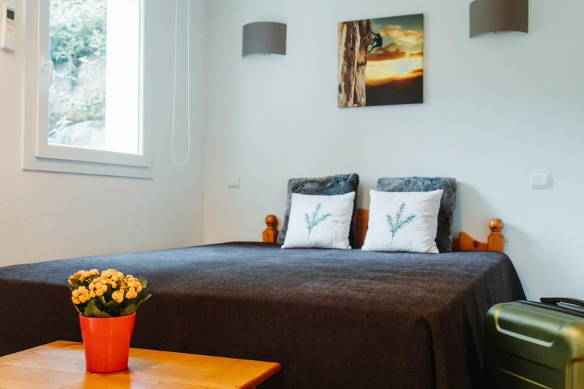 Living room(double sofa bed, TV, dining table, seating area), open kitchen(hob(electric), electric kettle, toaster, coffee machine, microwave, fridge-freezer), bedroom(double bed(160 x 200 cm)), bathroom(bathtub or shower, washbasin, toilet, hairdryer), Internet access, air conditioning, terrace, parking, swimming pool(shared with other guests, outside)
