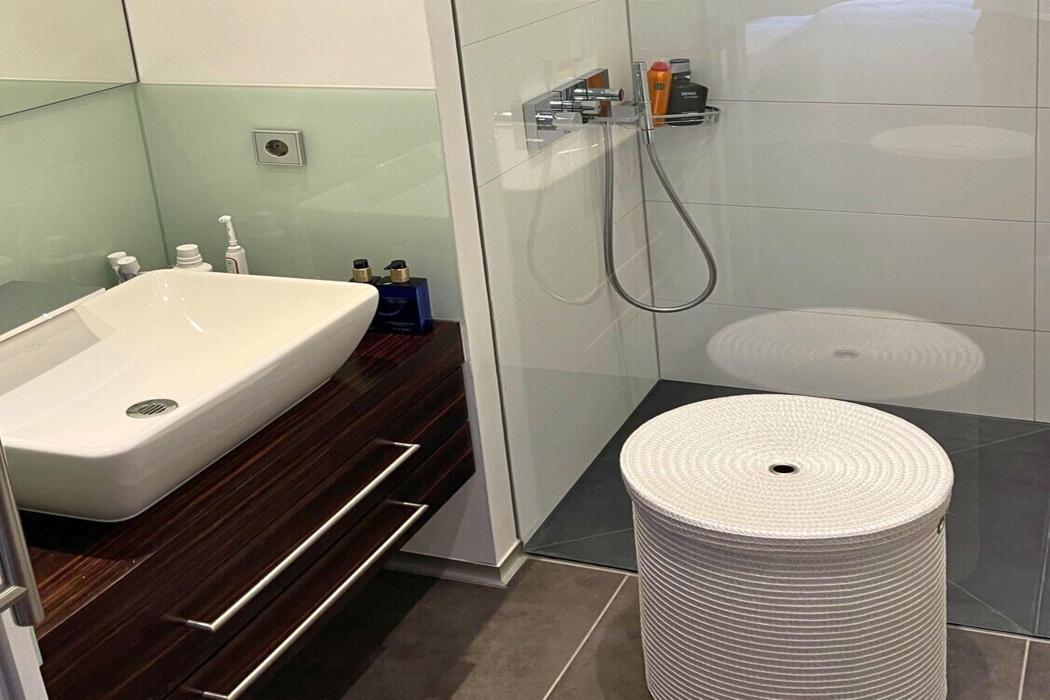 Große Fewo mit Freizeitraum in Kastellaun-Badkamer