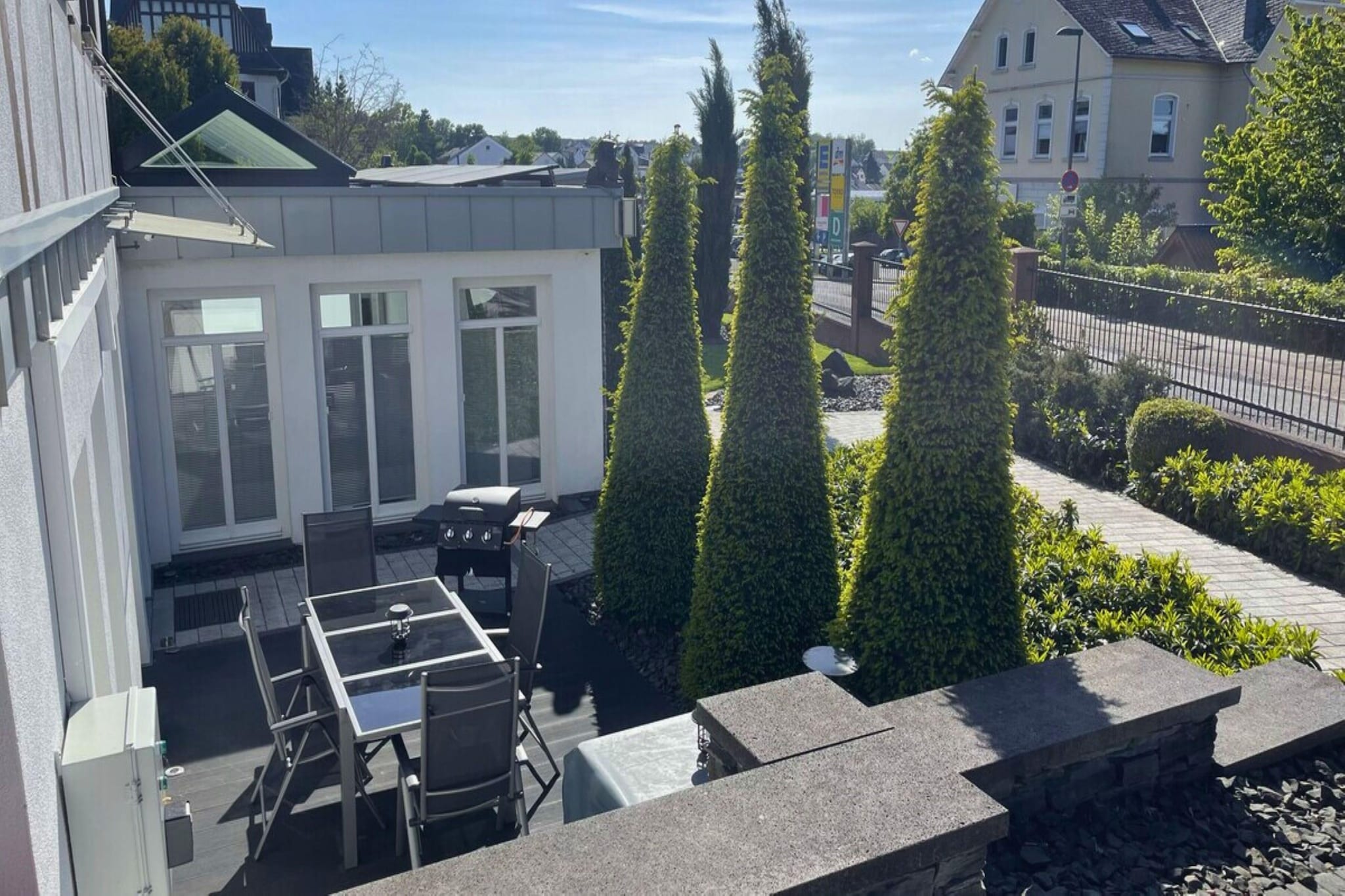 Große Fewo mit Freizeitraum in Kastellaun-Terrasbalkon