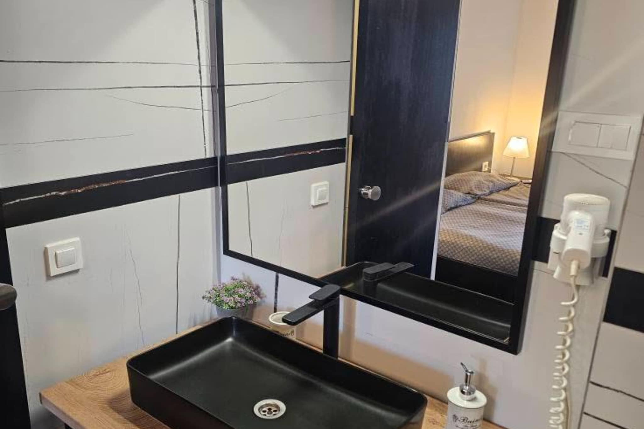Lisko Vacation House -  Five Bedroom Holiday Home with Private Pool-Badezimmer