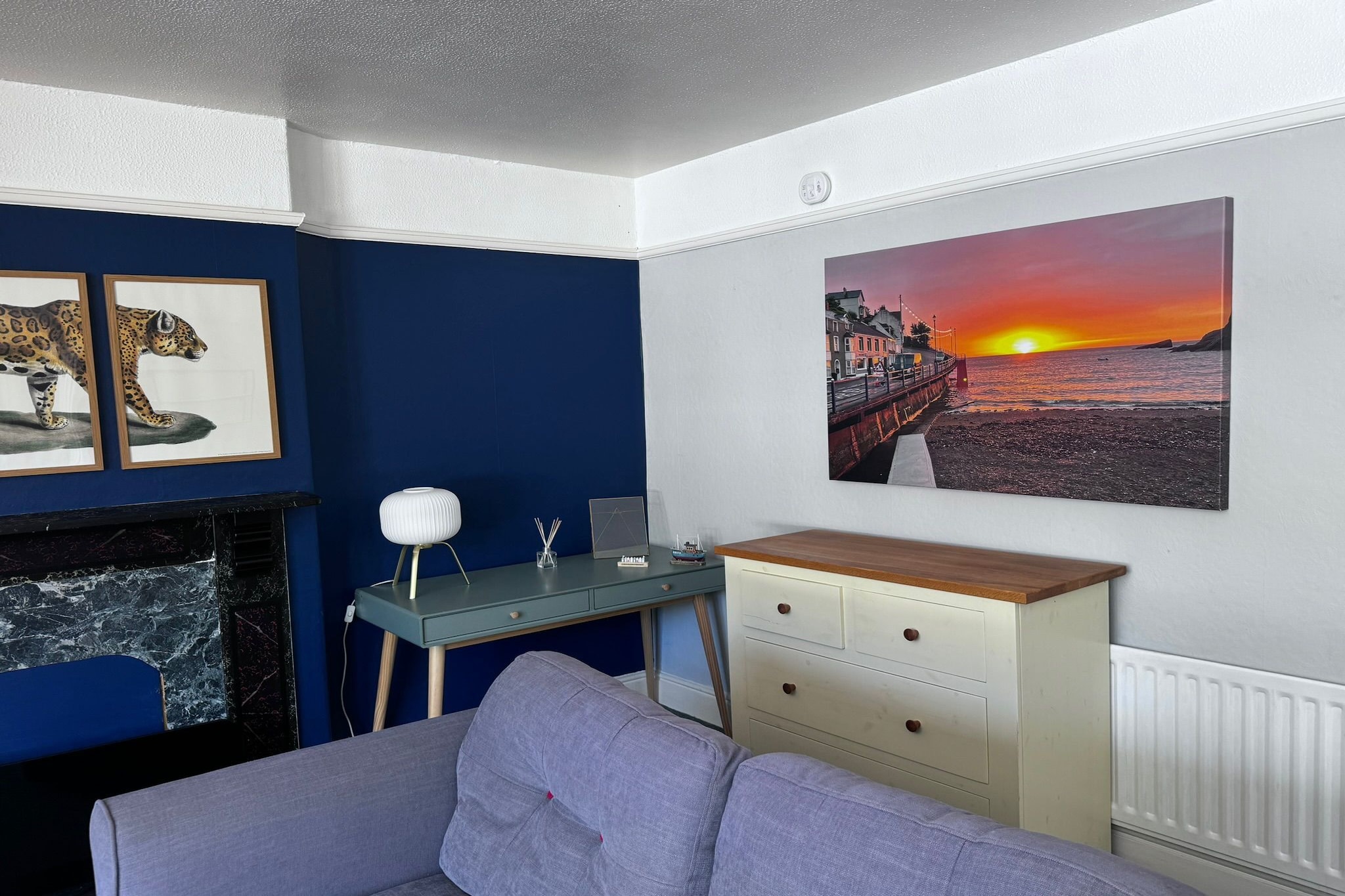SEASIDE  Two Bed Room Apartment  4 Guest-Woonkamer