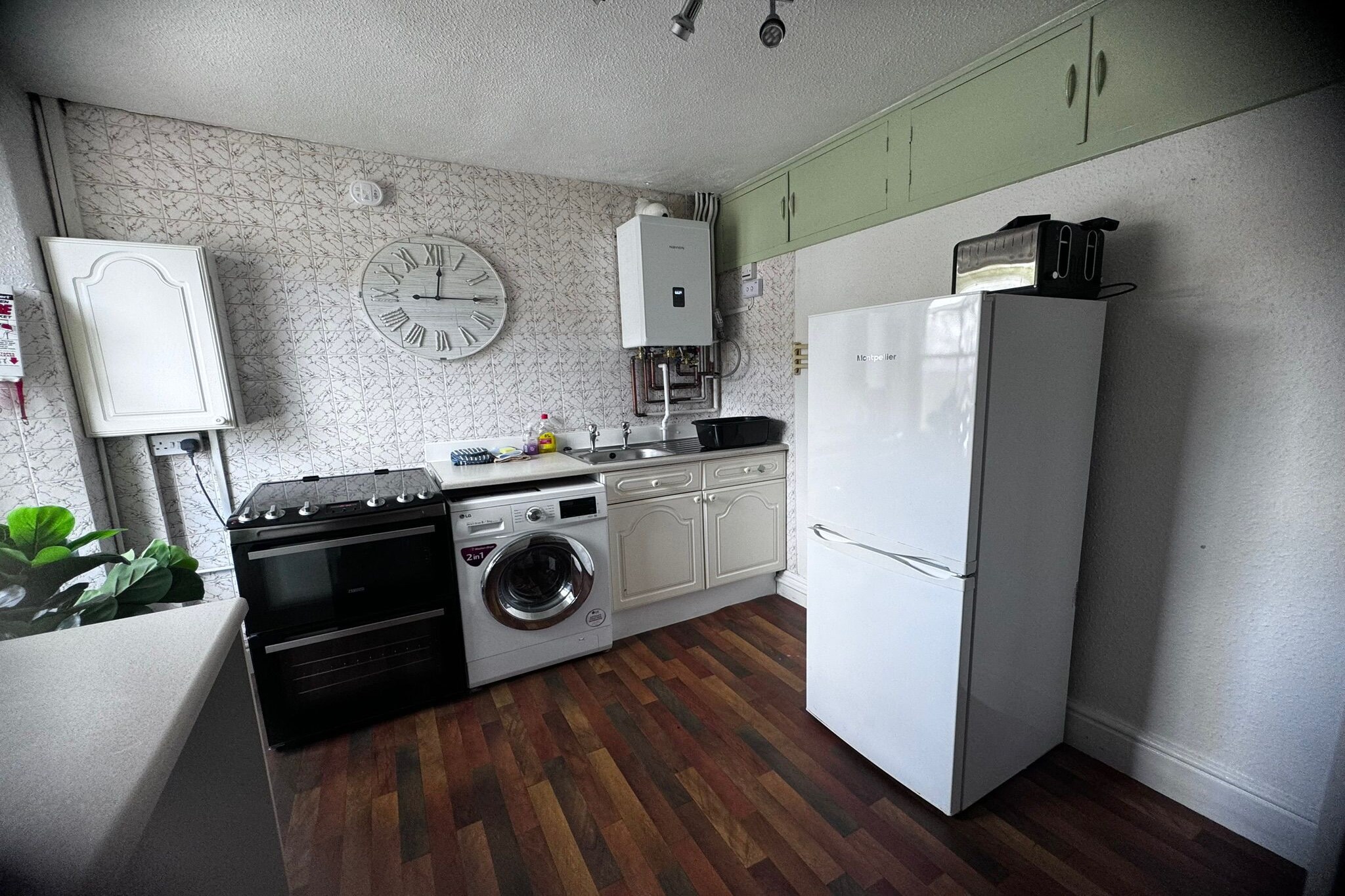 SEASIDE  Two Bed Room Apartment  4 Guest-Keuken