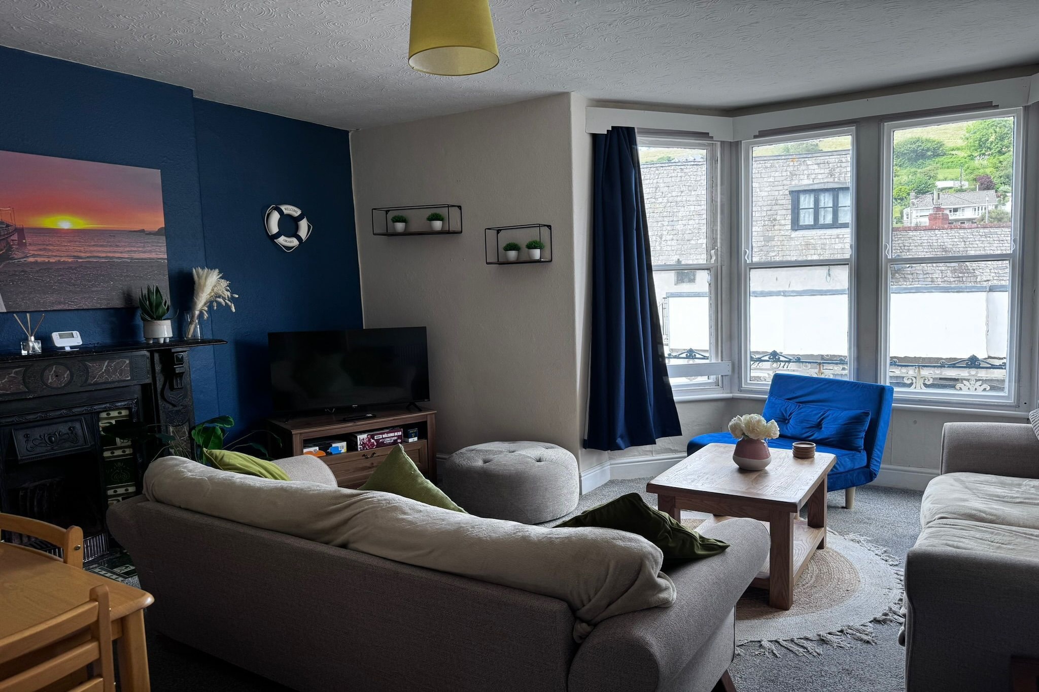 SEASIDE  Two Bed Room Apartment  4 Guest-Woonkamer