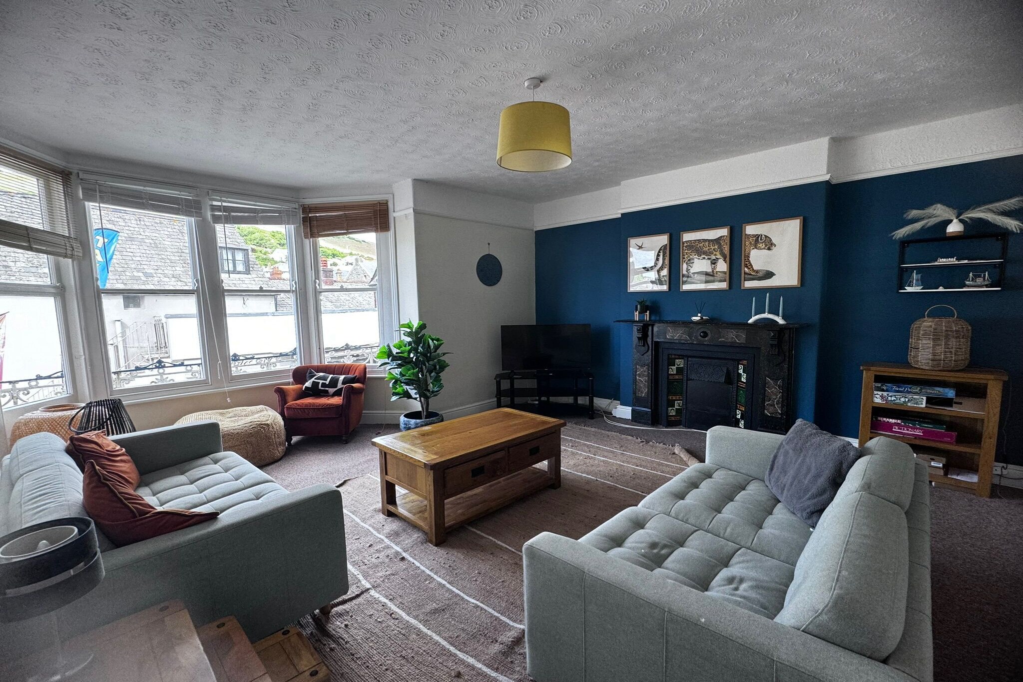 SEASIDE  Two Bed Room Apartment  5 Guest-Woonkamer