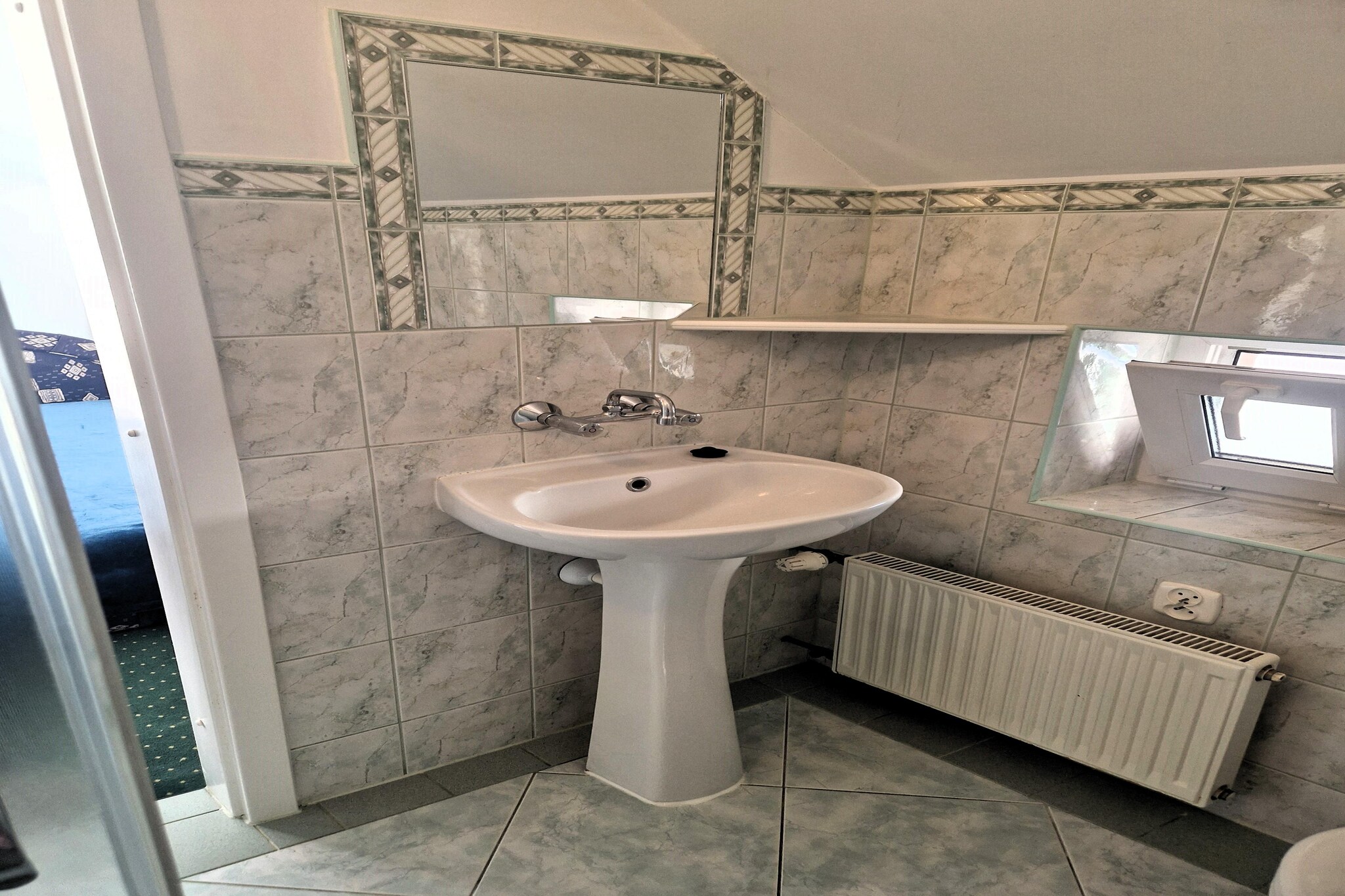 Pokój 2 osobowy na 1 piętrze łóżko podwójne-Badkamer