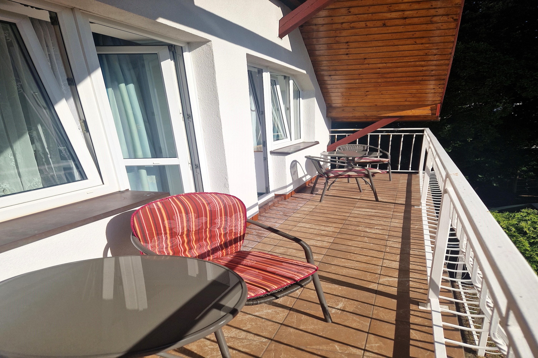 Pokój 2 osobowy na I piętrze sofa 2 osobowa-Terrasbalkon