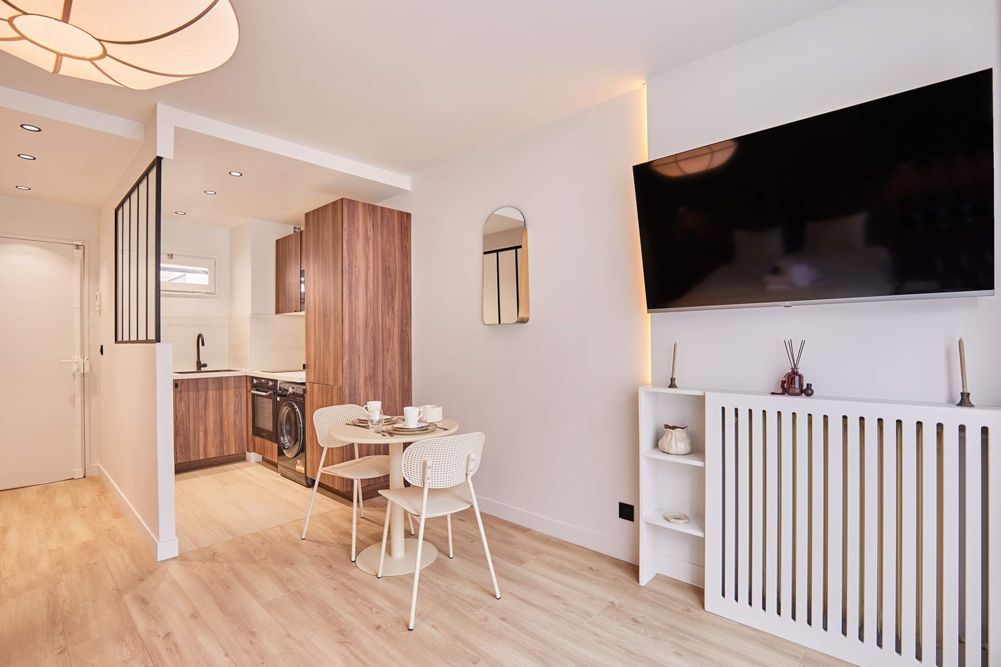SUITE CHARONNE