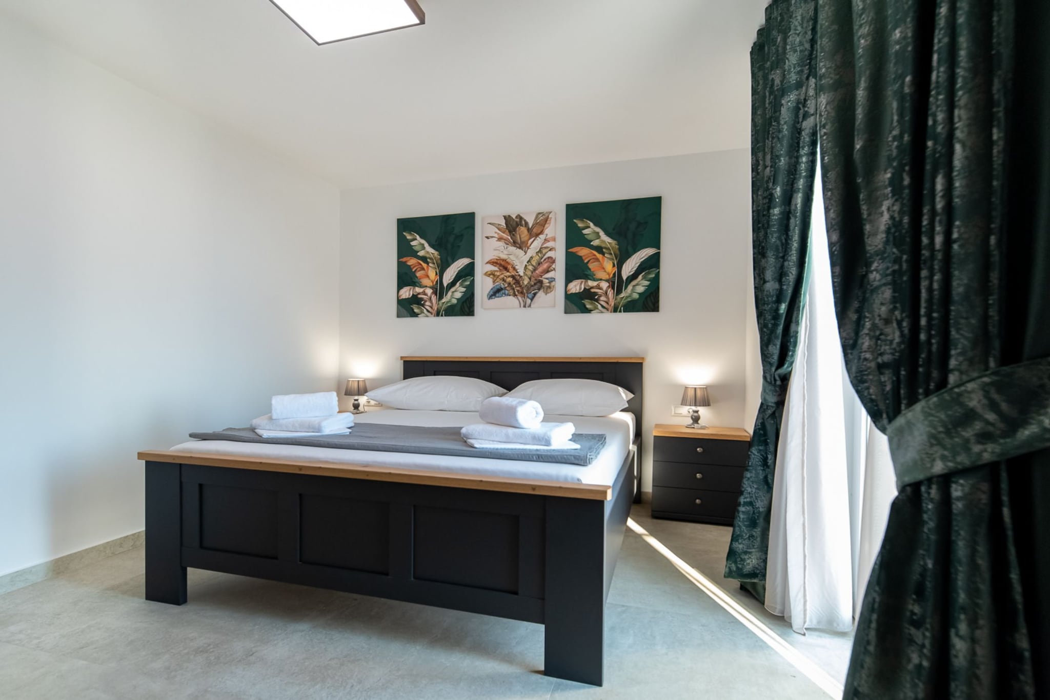 Apartments Sweet Escape - Two Bedroom Apartment with Terrace and Sea View-Slaapkamer