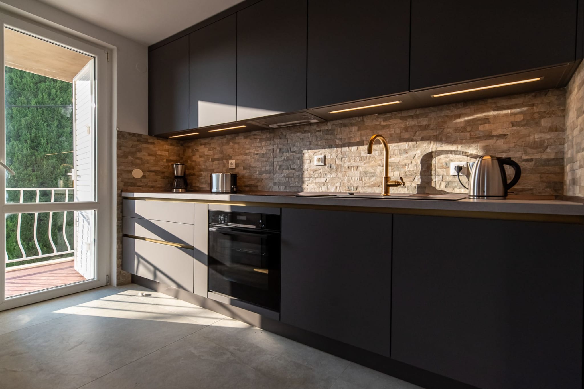Apartments Sweet Escape - Two Bedroom Apartment with Terrace and Sea View-Keuken