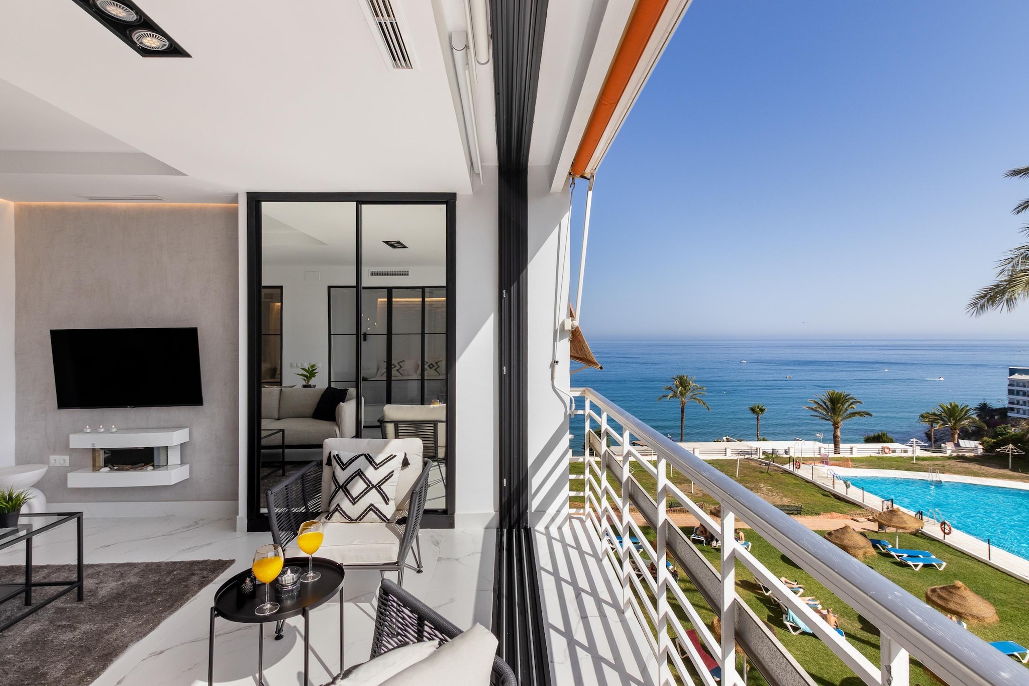 203 Torre-Terrace balcony