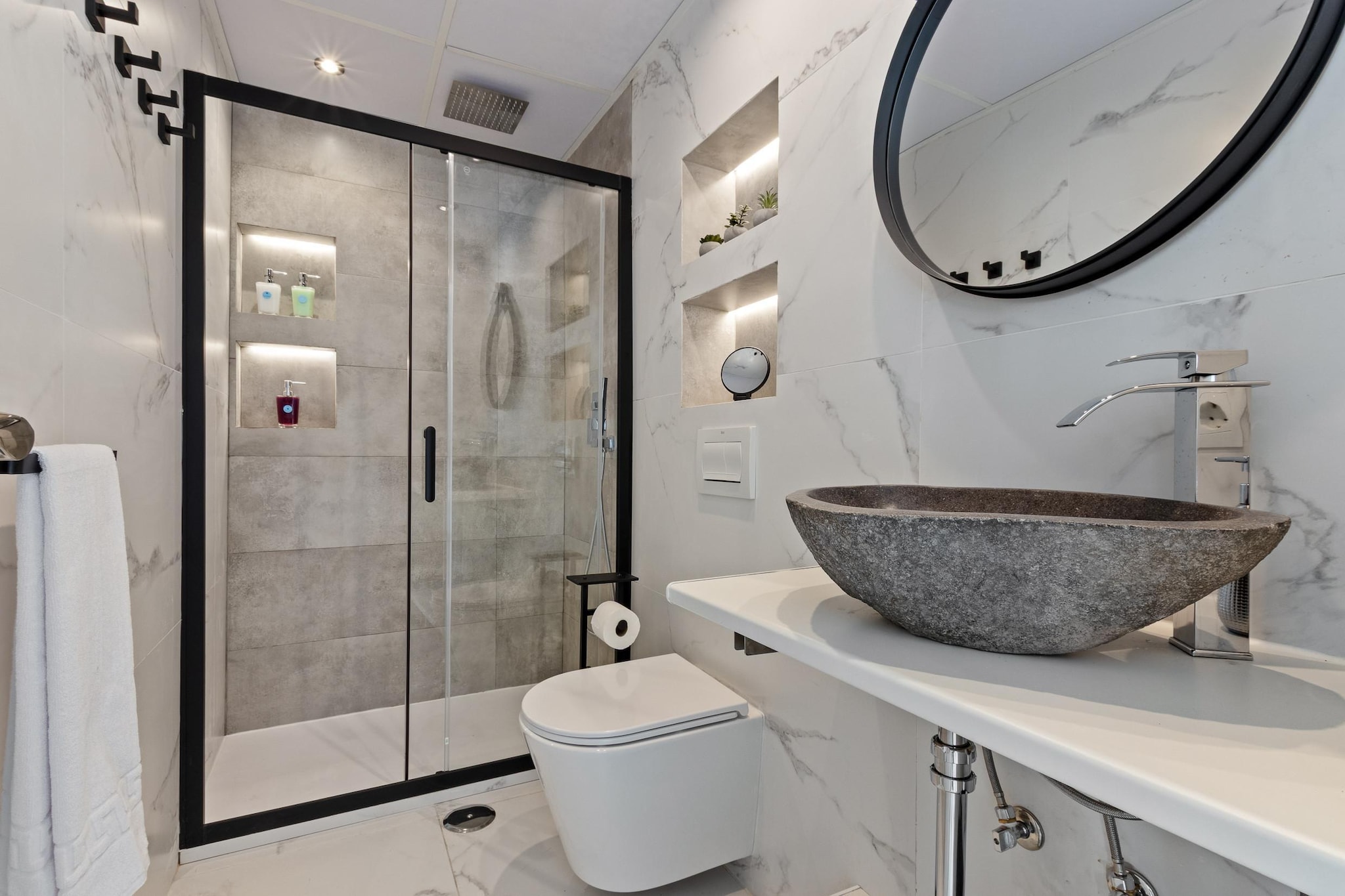 203 Torre-Bathroom