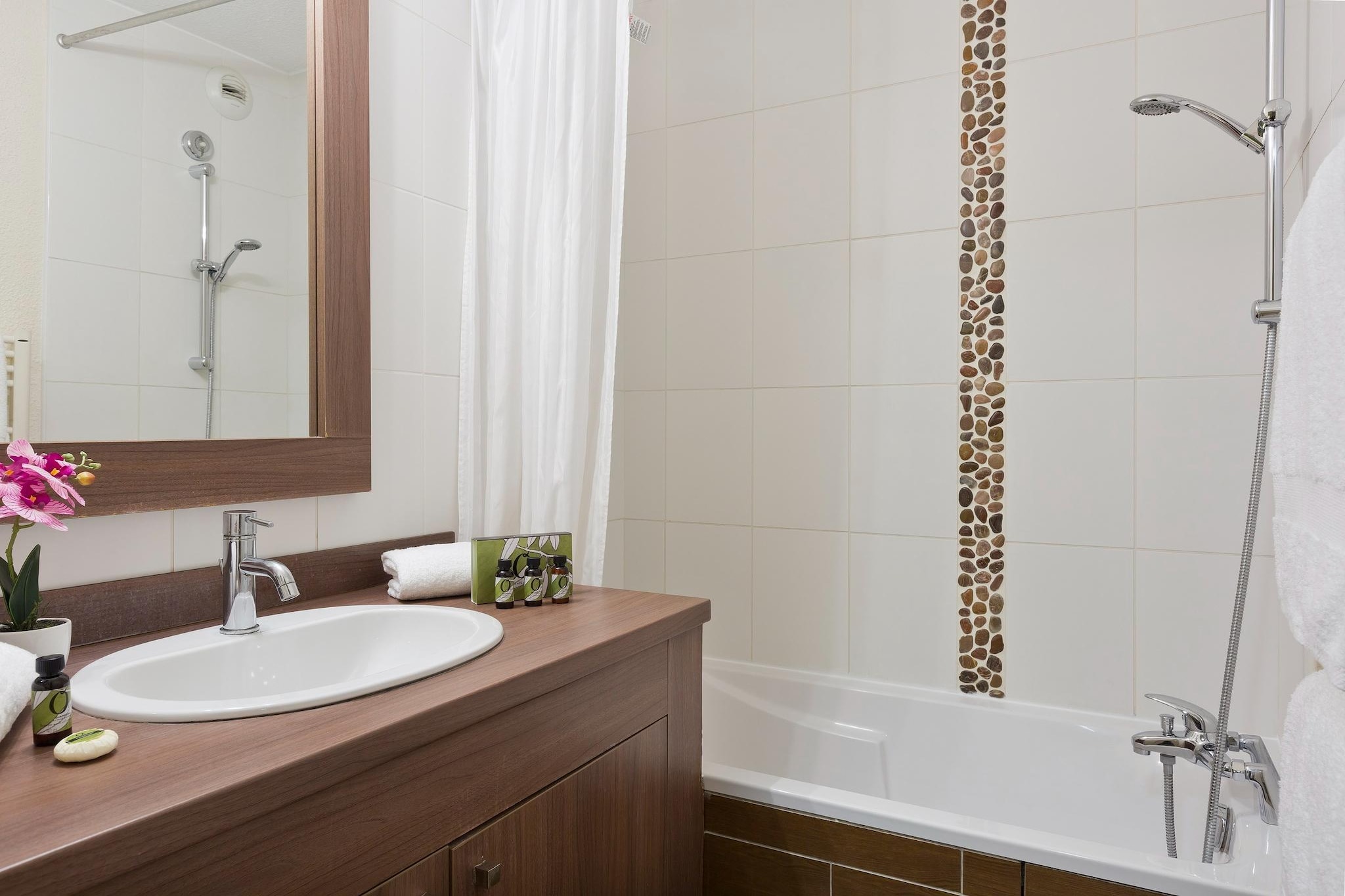 Superior Studio park/pool view - LA RESERVE-Salle de bain
