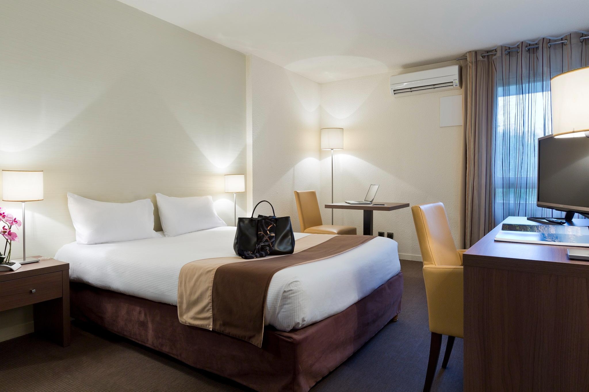 Superior Studio park/pool view - LA RESERVE-Chambre