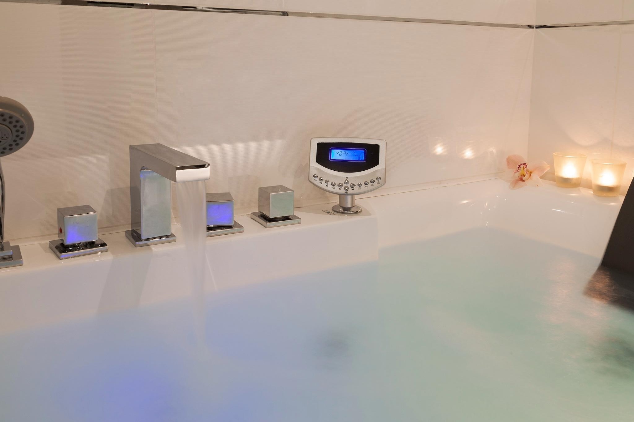 NEHÔ SUITES CANNES CROISETTE - Executive suite with terrace-Badezimmer