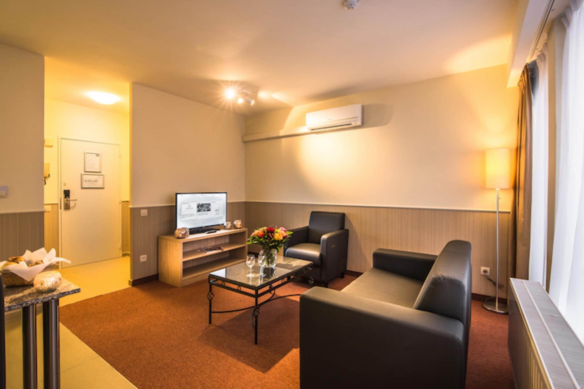 ARASS HOTEL & BUSINESS FLATS - Apartment with Terrace-Wohnzimmer