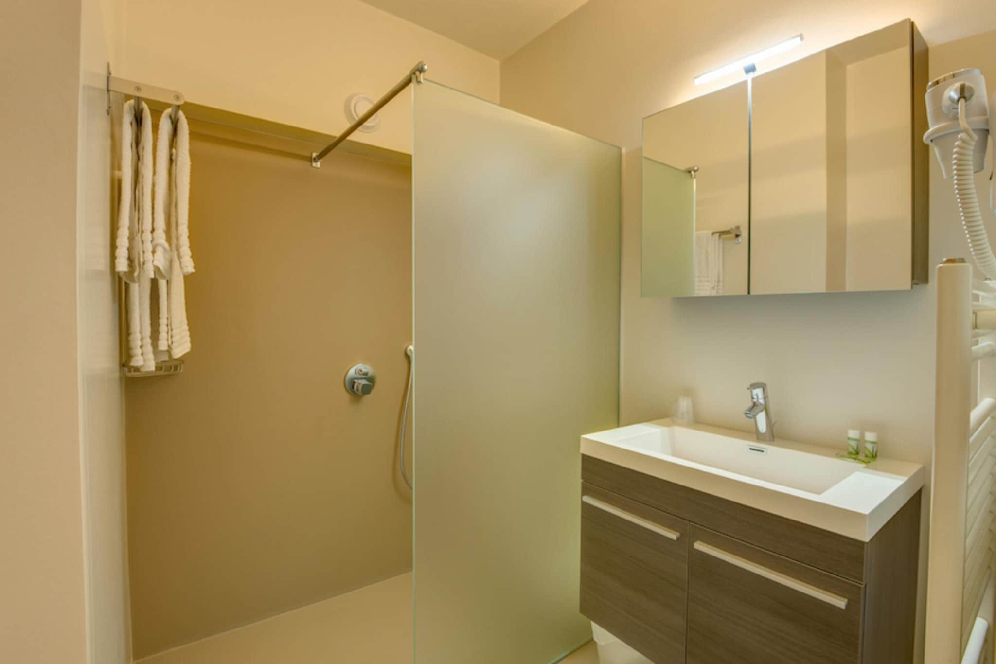ARASS HOTEL & BUSINESS FLATS - Apartment Duplex standard-Badezimmer