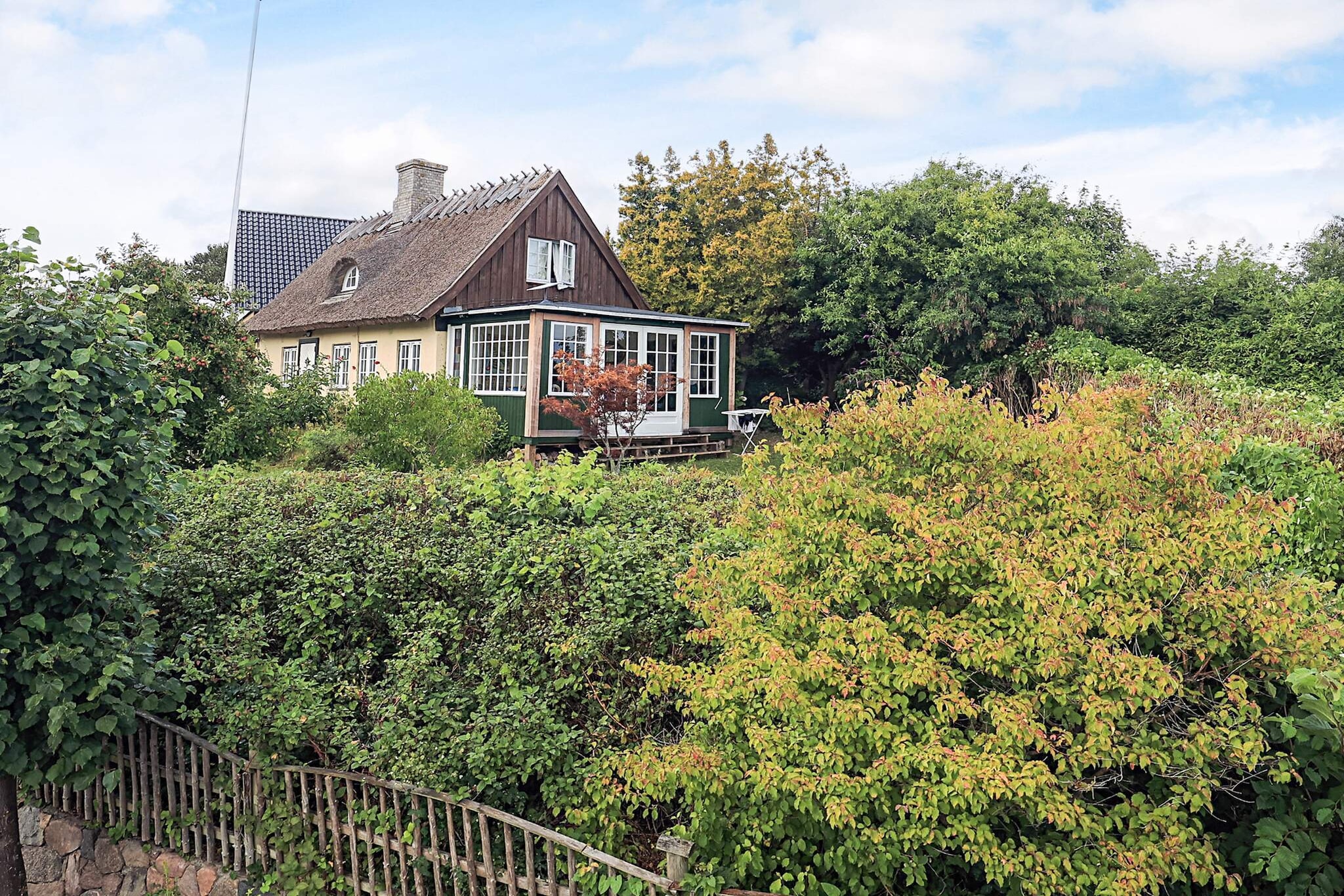 Kitchen(cooker(2 ring stoves), coffee machine, oven, microwave, dishwasher, fridge-freezer), bedroom(double bed), bedroom(2x single bed), bedroom(double bed), bathroom(washbasin, hip bath, shower, toilet), heating(electric)