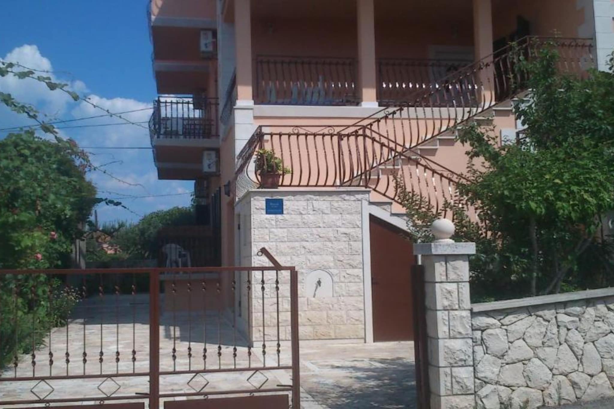 Rooms Tatjana - Double Room (1)-Outdoor