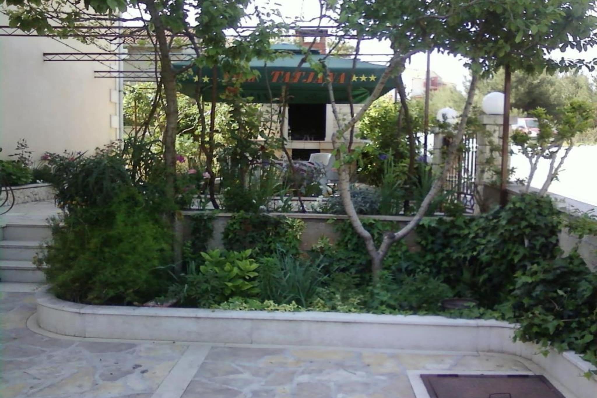 Rooms Tatjana - Double Room (1)-Gardens summer