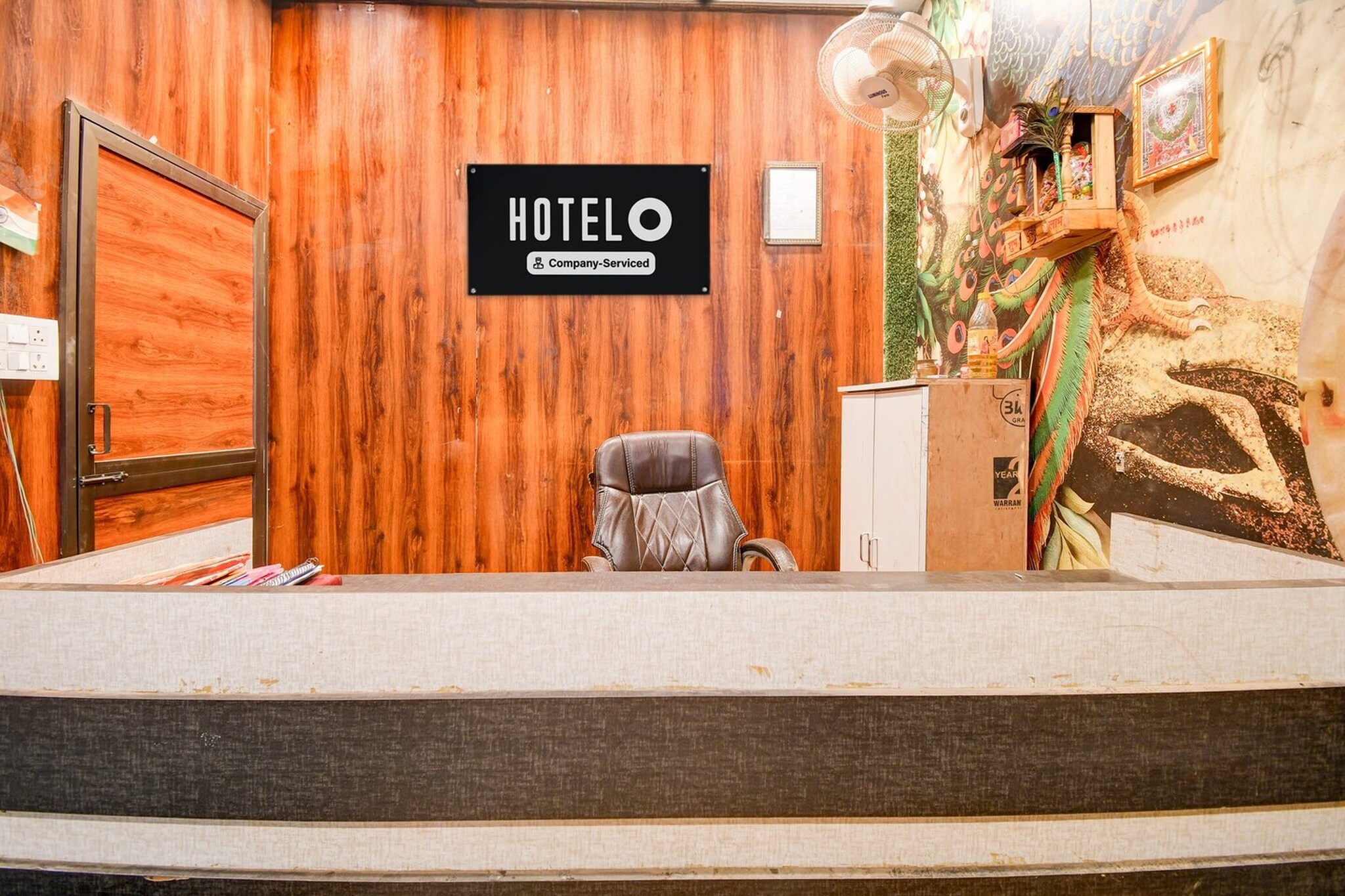 Ground floor: (bedroom(double bed, TV, seating area, air conditioning, telephone), bathroom(bathtub or shower, shower, washbasin, toilet, Towels incl., shampoo, body soap, hot water))
