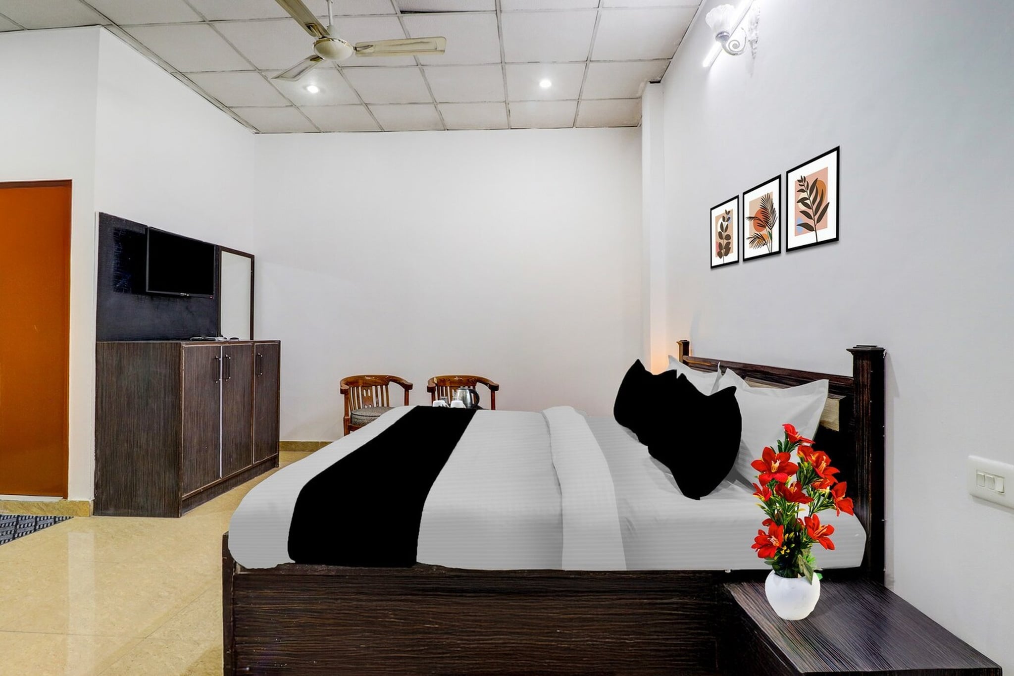 Hotel O Dehradun Central Junction