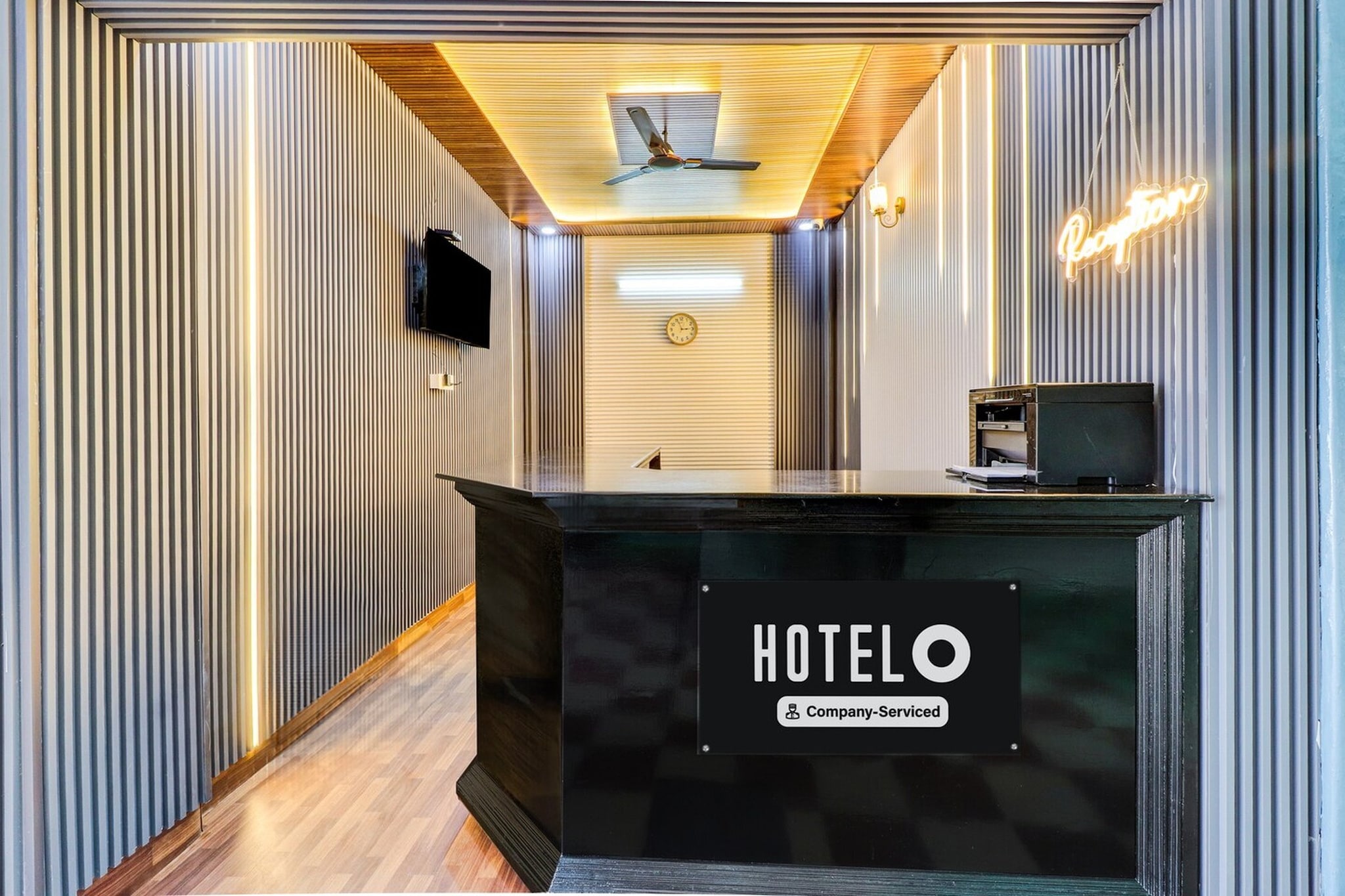 Ground floor: (bedroom(double bed, TV, seating area, air conditioning, telephone), bathroom(bathtub or shower, shower, washbasin, toilet, Towels incl., shampoo, body soap, hot water))