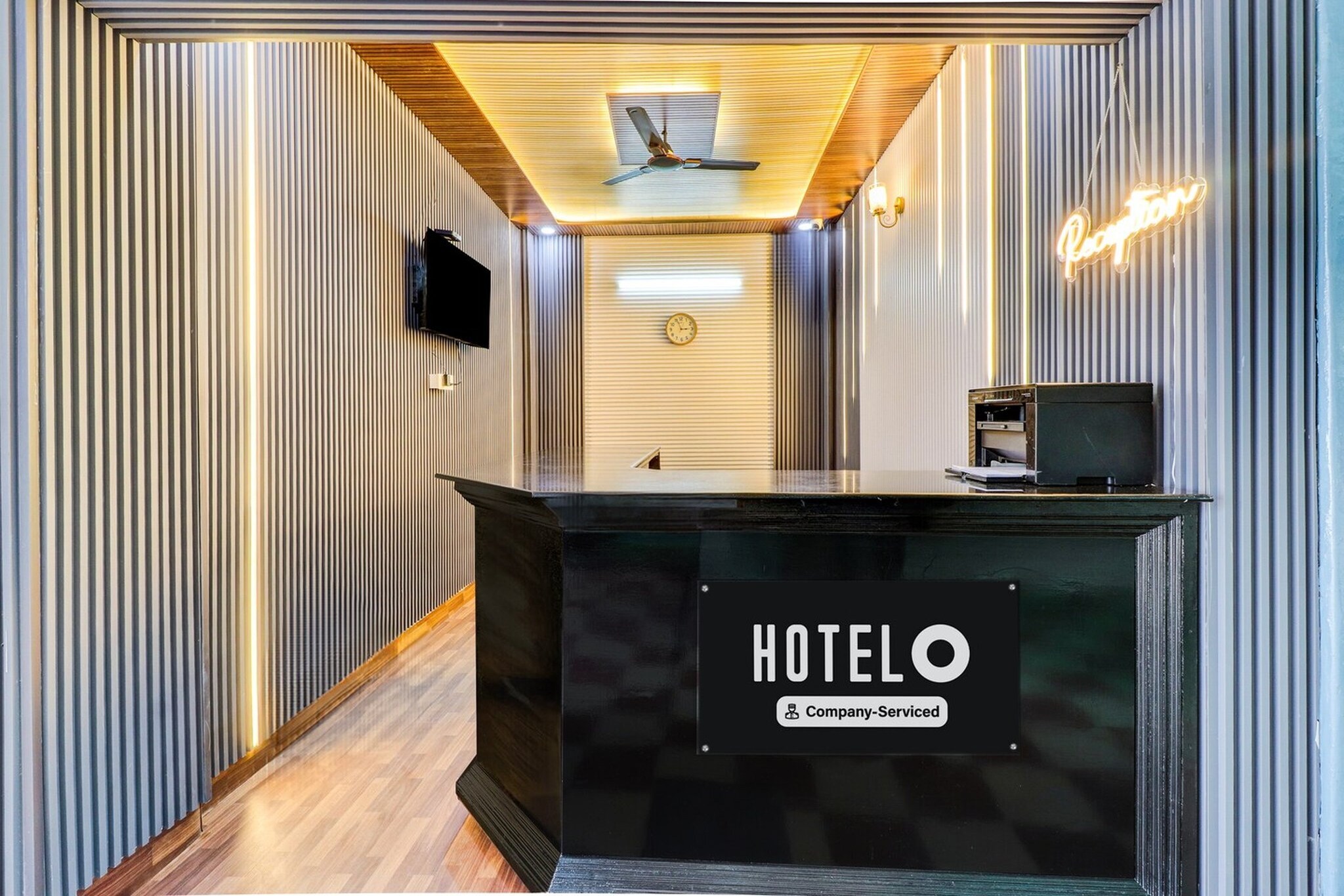 Ground floor: (bedroom(double bed, TV, seating area, air conditioning, telephone), bathroom(bathtub or shower, shower, washbasin, toilet, Towels incl., shampoo, body soap, hot water))