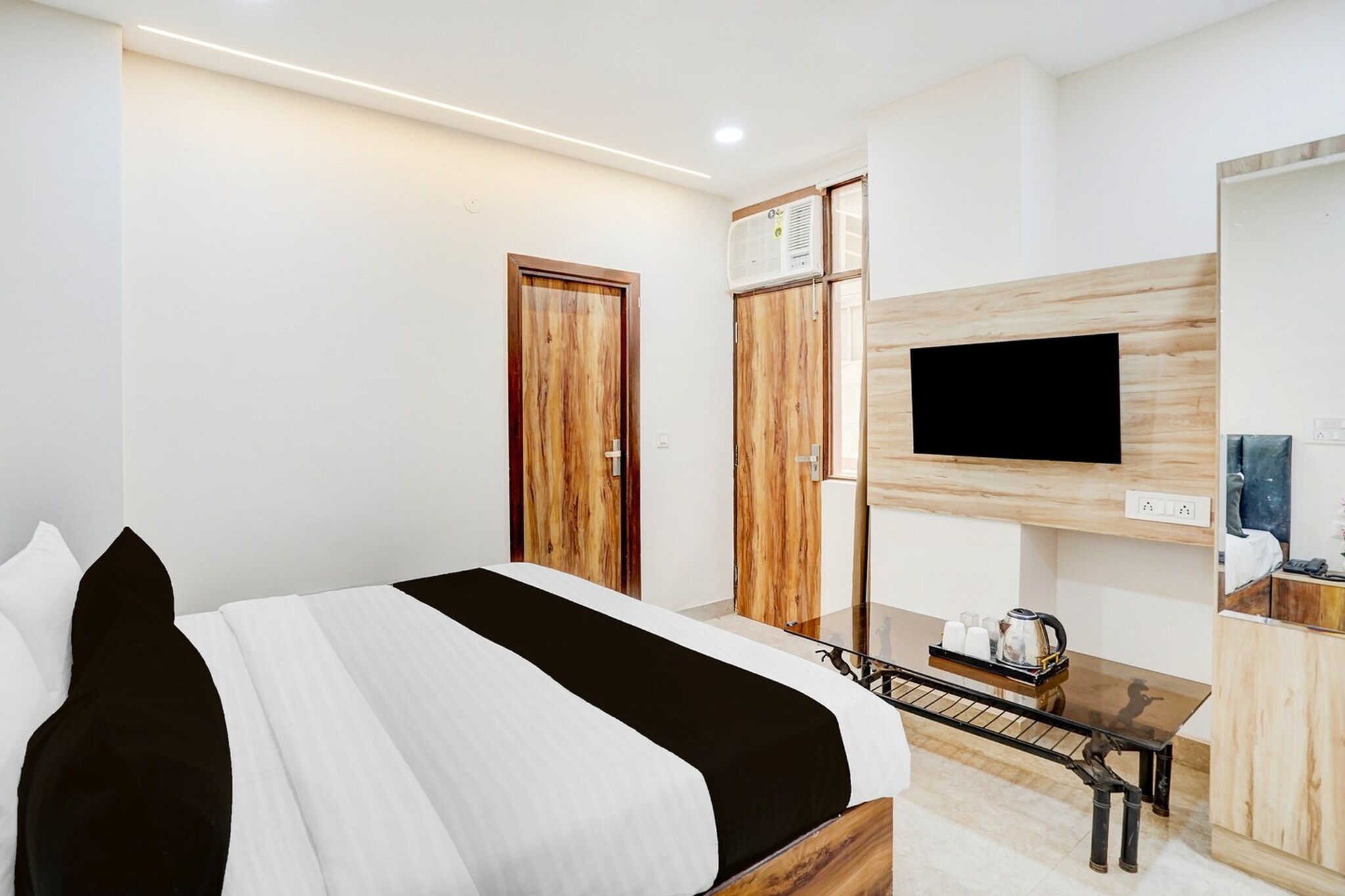 Comfortable Accommodations: Collection O Karkardooma Court Metro Station Formerly Hotel Lotus in Delhi offers family rooms with air-conditioning, private bathrooms, work desks, and seating areas. Each room includes free toiletries, a bath or shower, TV, and tiled floors. Essential Facilities: Guests enjoy free WiFi, a lift, 24-hour front desk, housekeeping service, room service, and luggage storage. Additional amenities include a work desk, seating area, and wardrobe. Prime Location: Located 9 km from Hindon Airport, the hotel is near Red Fort (6 km), Gurudwara Sis Ganj Sahib (6 km), and other attractions.
Guests with local ID proof are warmly welcome.
Apologies, but we are currently unable to host foreign nationals at this property.
Complimentary early check-in- Subject to availability
We’re sorry, but we are unable to accommodate unmarried couples at this property.
Early Check-In Policy: A full day’s room rate will be charged for check-ins before 6:00 AM. Complimentary early check-in is available between 6:00 AM and 10:00 AM, subject to room availability.
Check-in is only available to guests aged 18 and above. Please provide a government-issued ID to confirm your age.