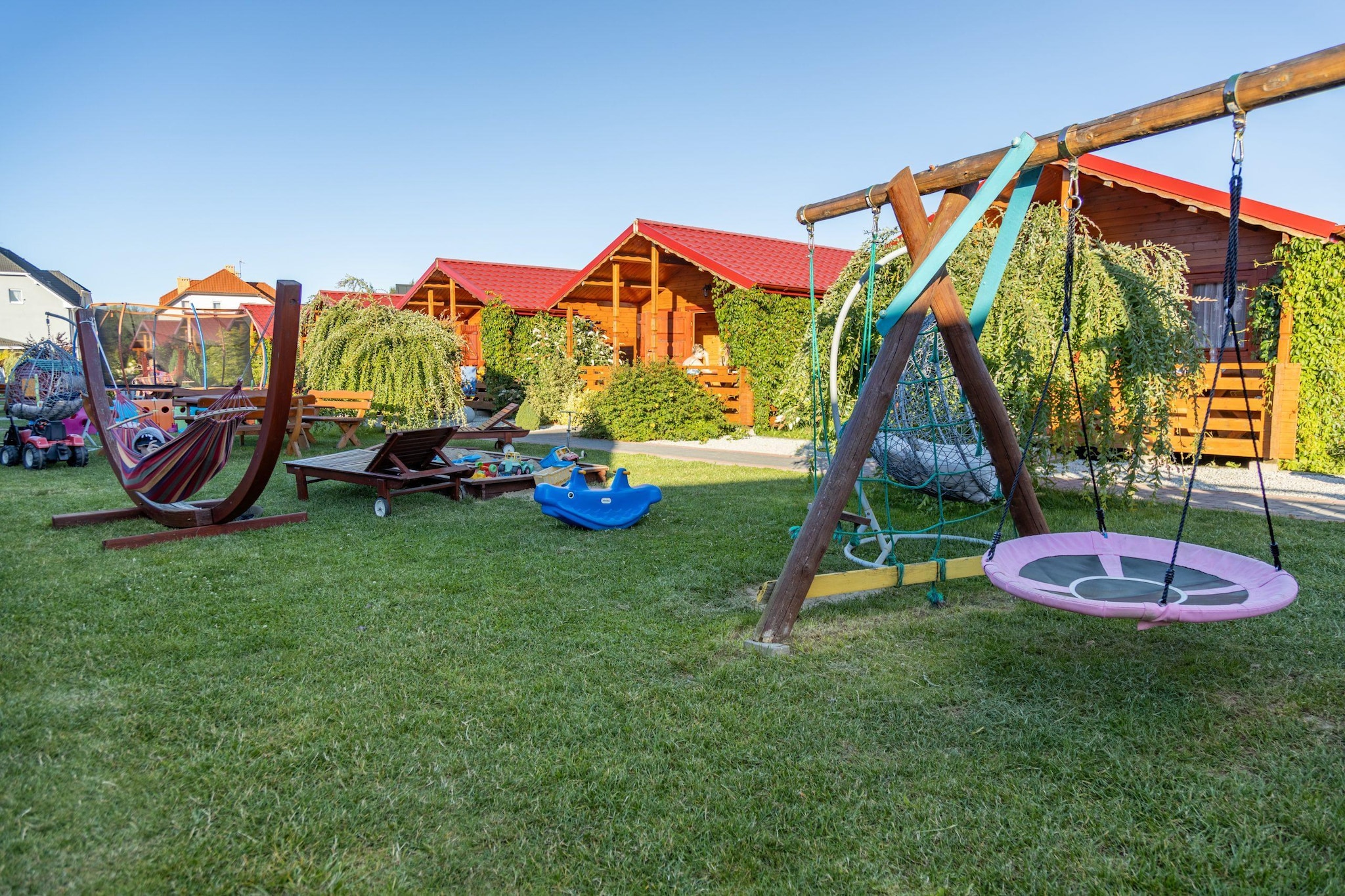 Parterowe domki wakacyjne dla 6 osób w Gąskach-Gardens summer
