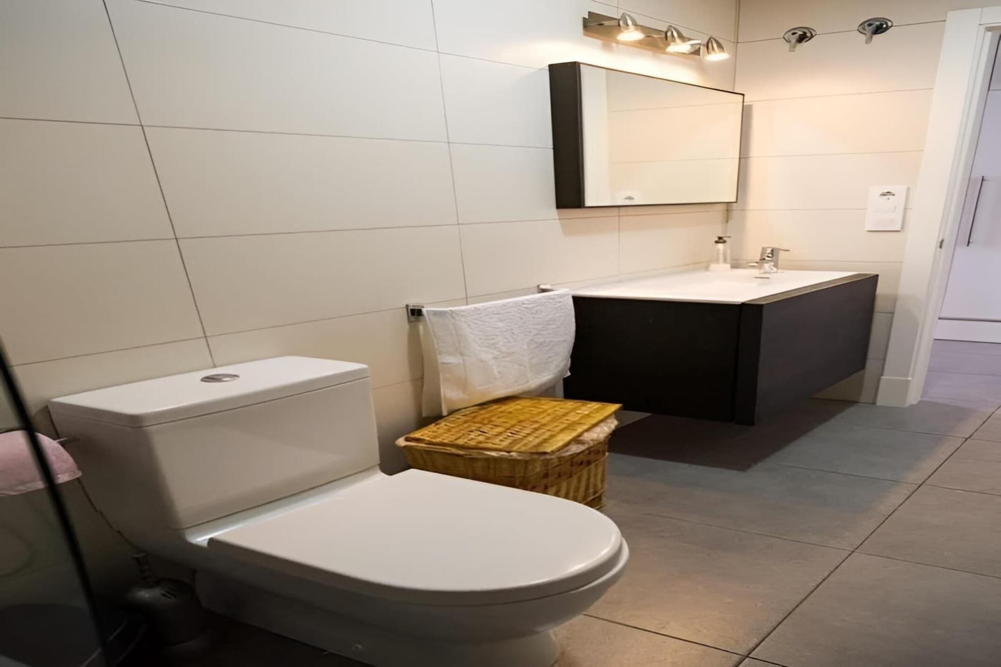 5027-+34667401974-Bathroom