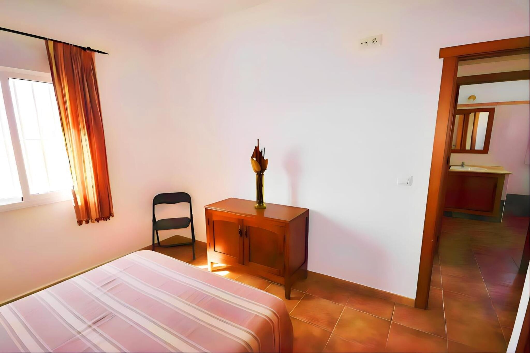 1780-+34636792434-Chambre