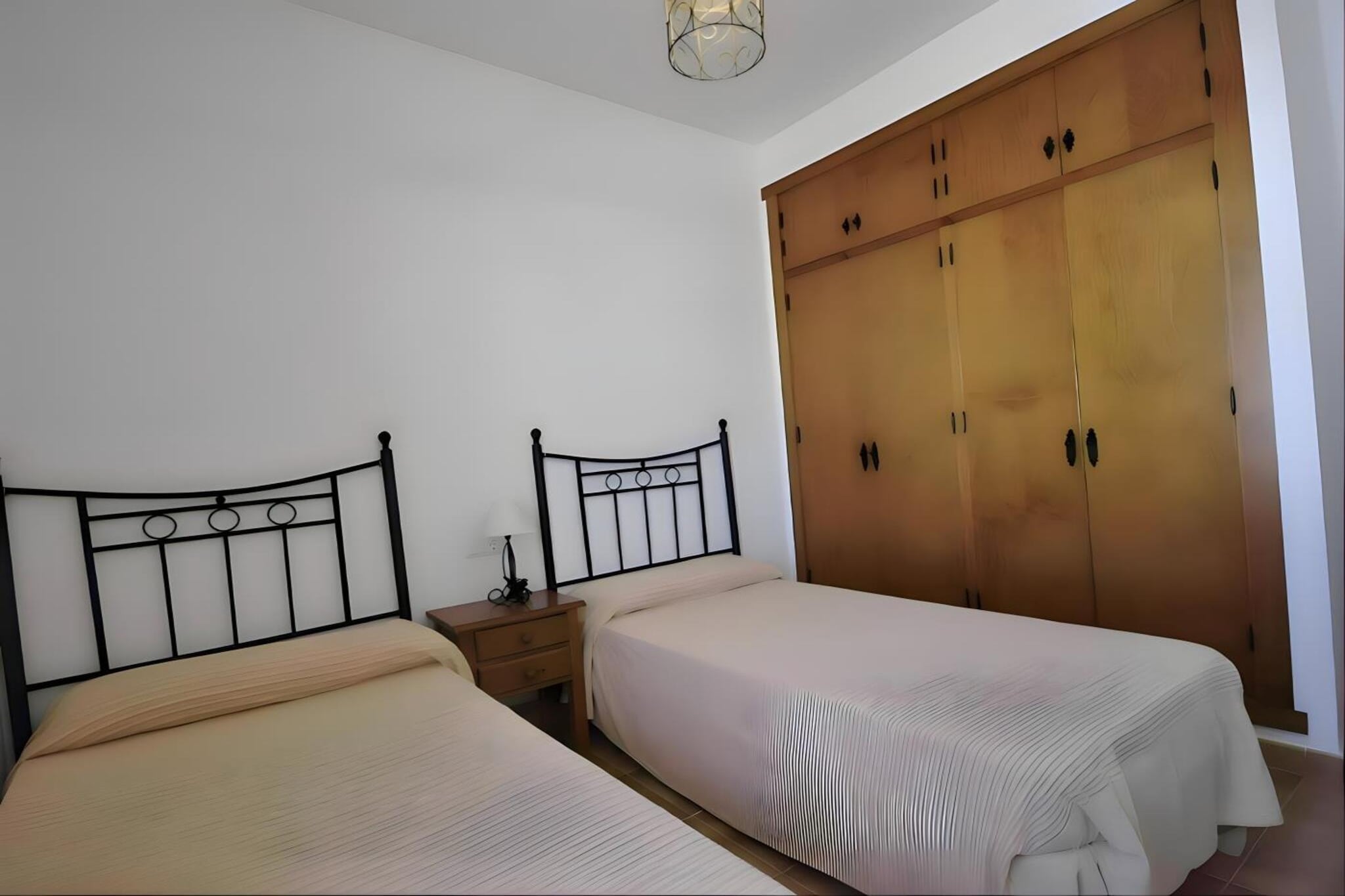 1780-+34636792434-Chambre