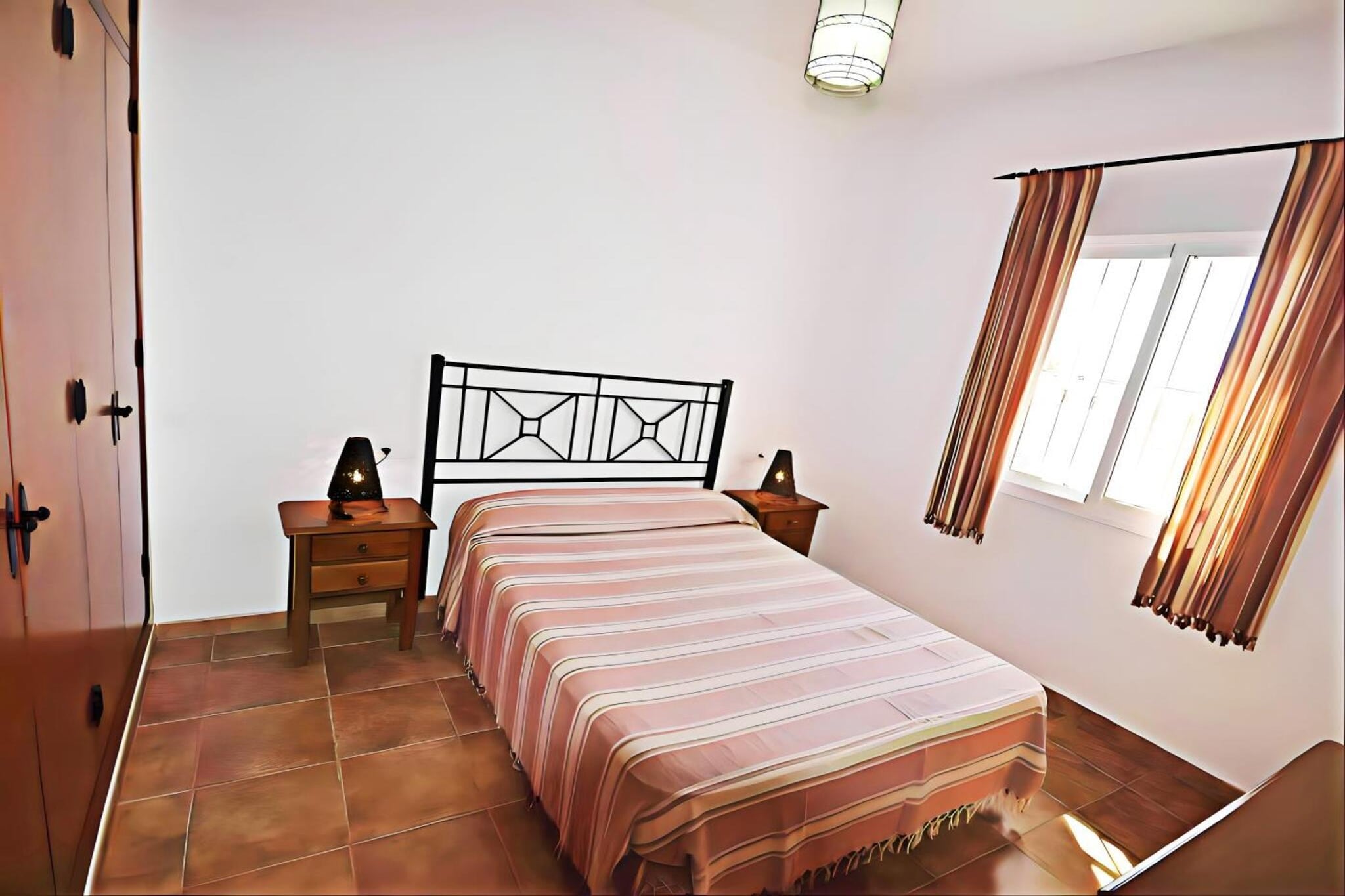 1780-+34636792434-Chambre