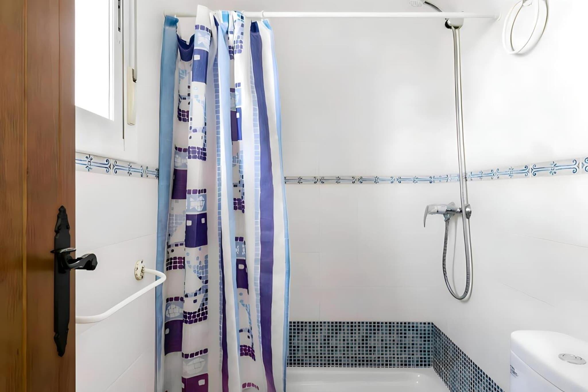 1265-+34618736920-Badkamer