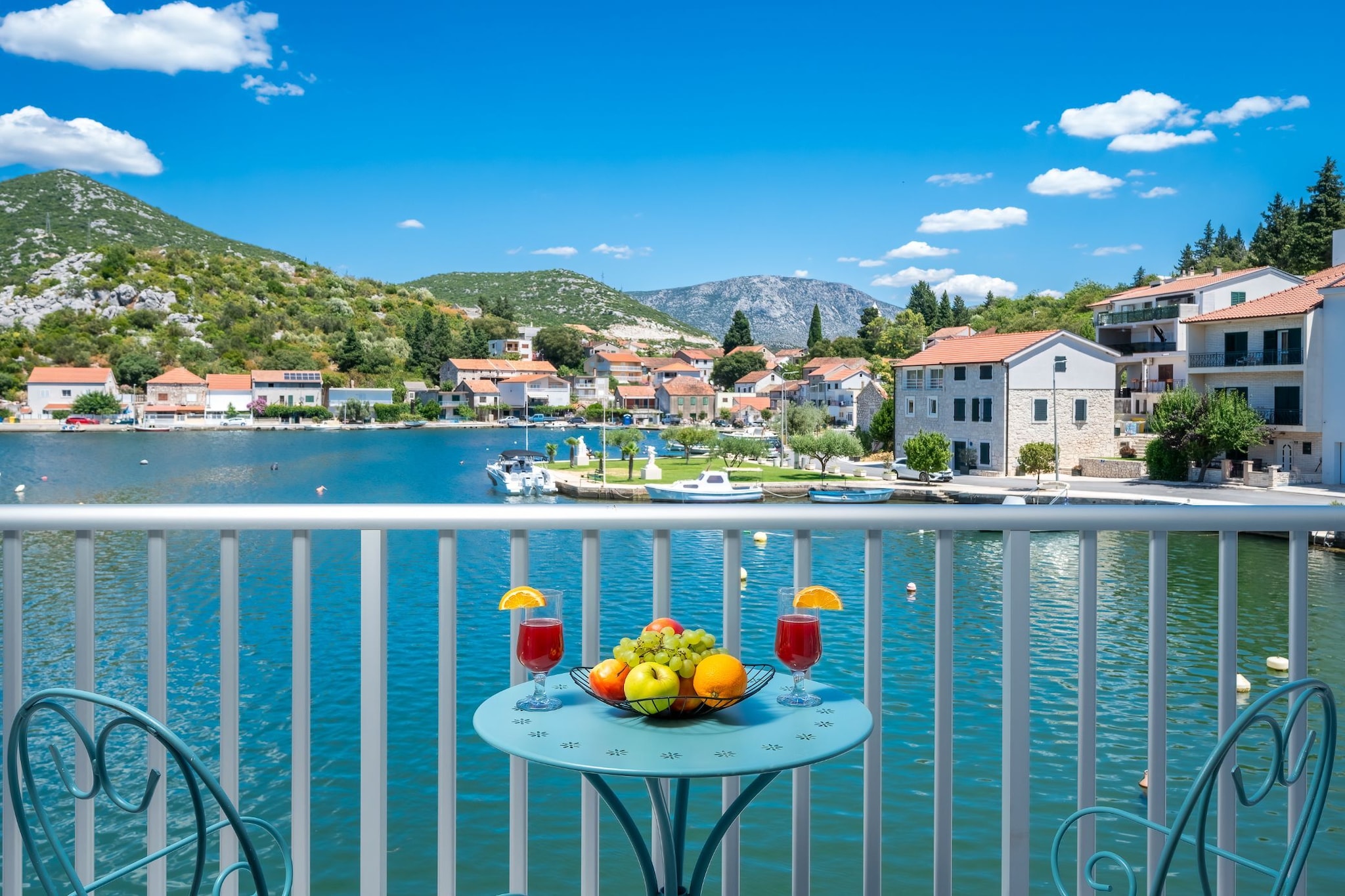 Villa SENKA - Four Bedroom Villa-Terrasbalkon