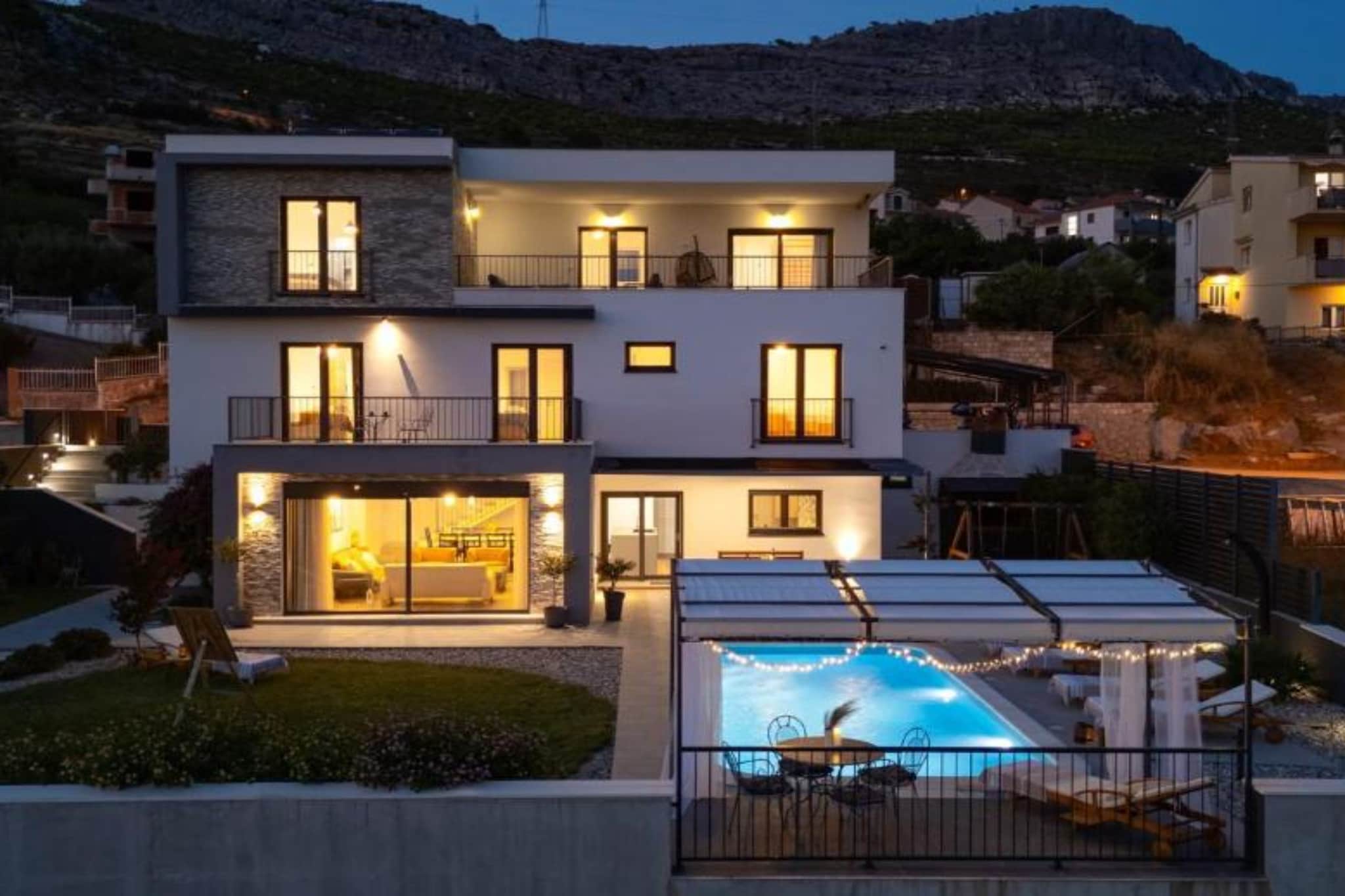 Villa Judita - Five Bedroom House-Buitenlucht