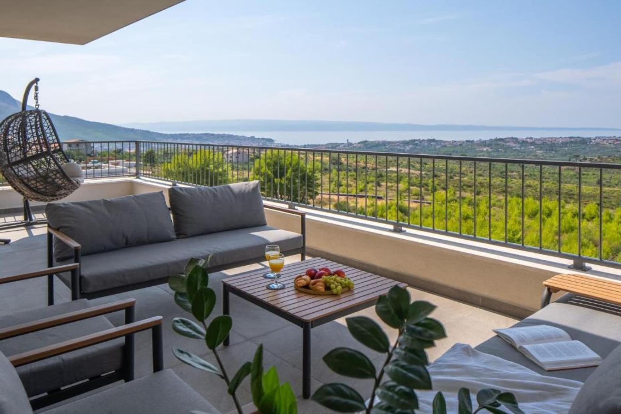 Villa Judita - Five Bedroom House-Terrasbalkon