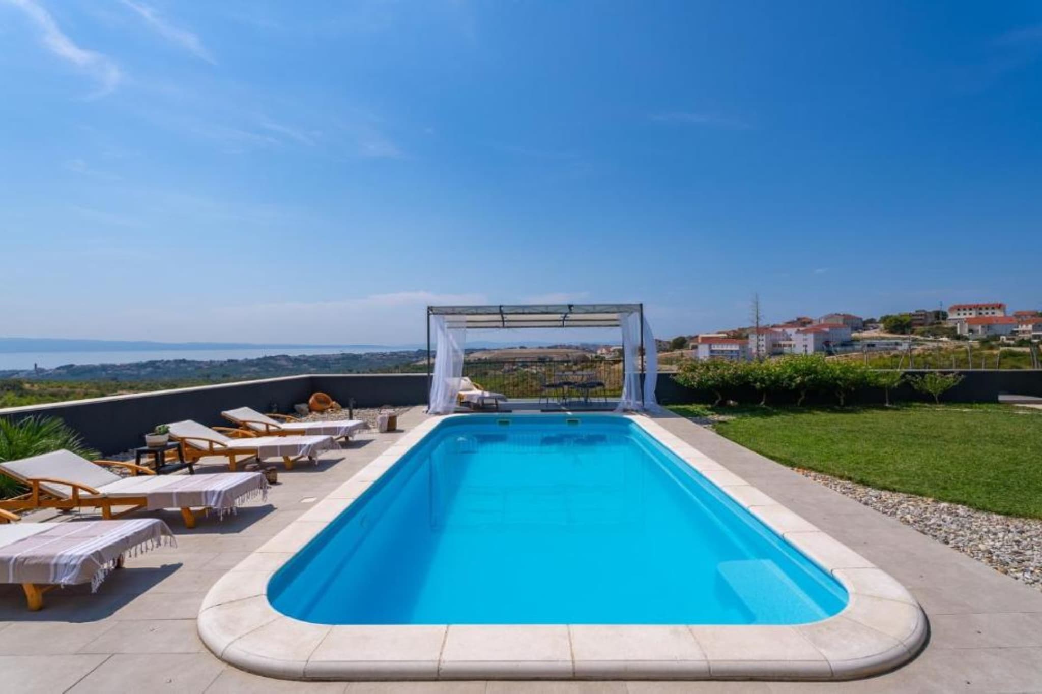 Villa Judita - Five Bedroom House-Zwembad