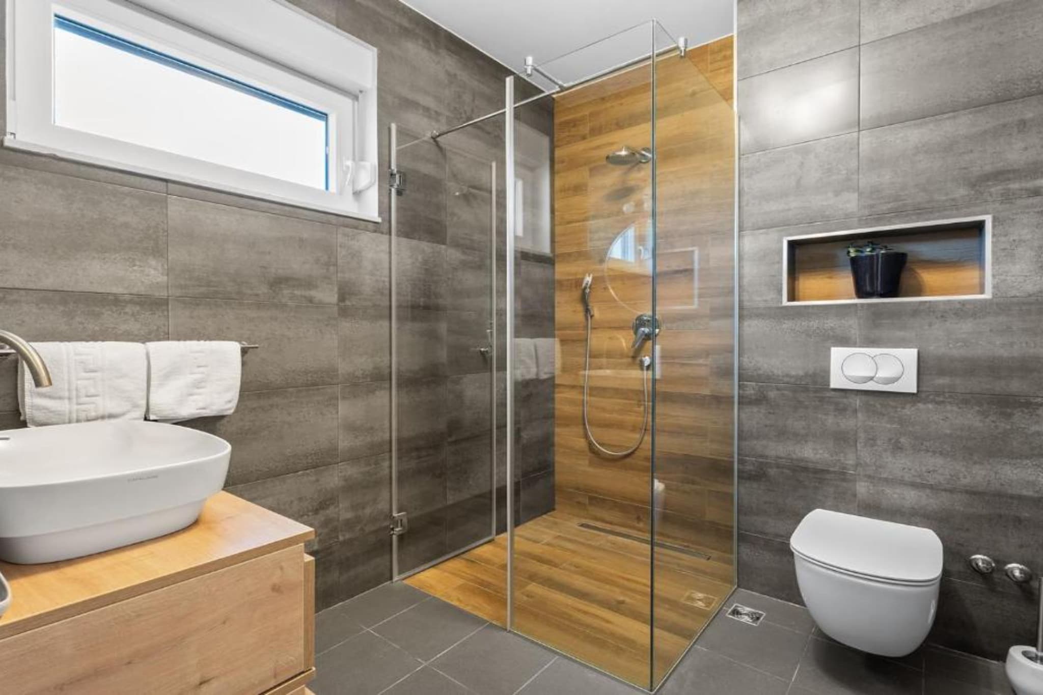 Villa Judita - Five Bedroom House-Badkamer