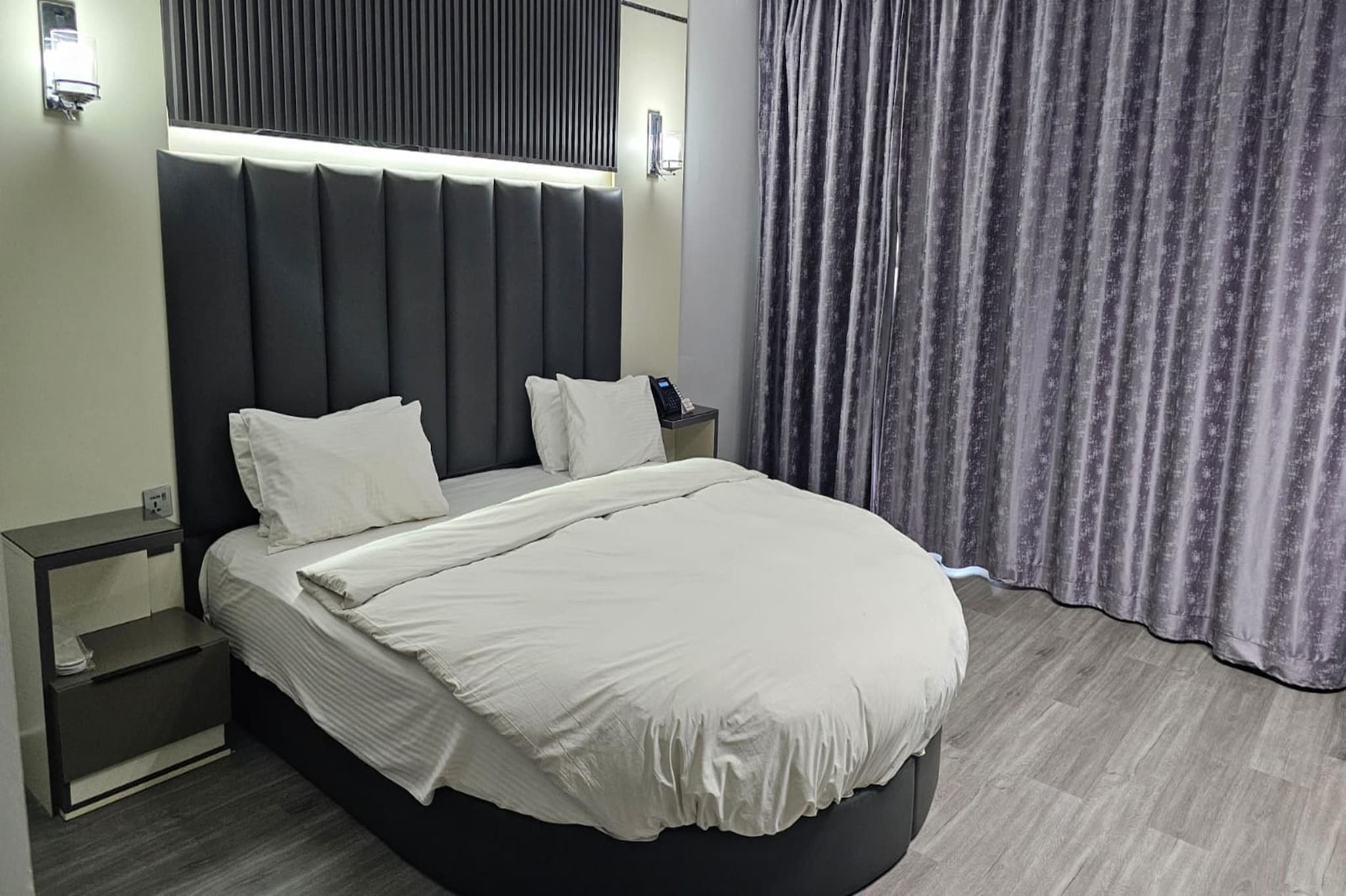 Jacuzzi Hideaway | Royal Tulip Sharjah