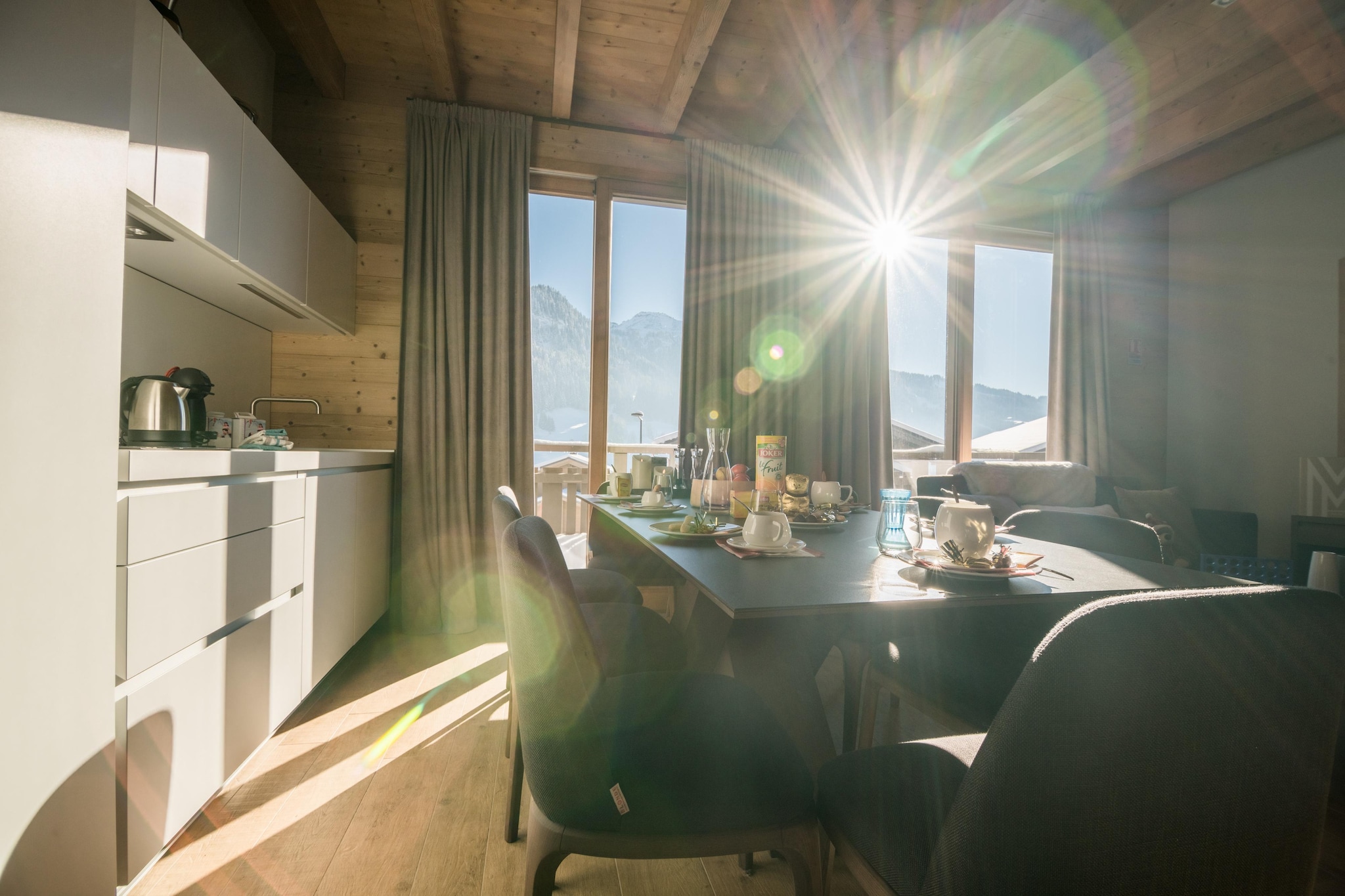 Les Portes de Megève 14-Eetkamer