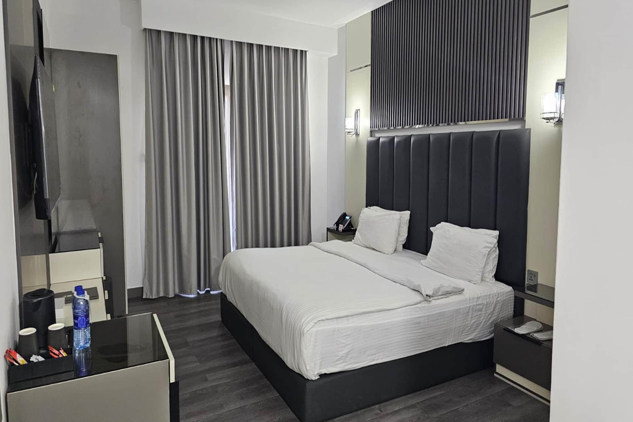 3BR Urban Oasis Apartment | Royal Tulip Retreat