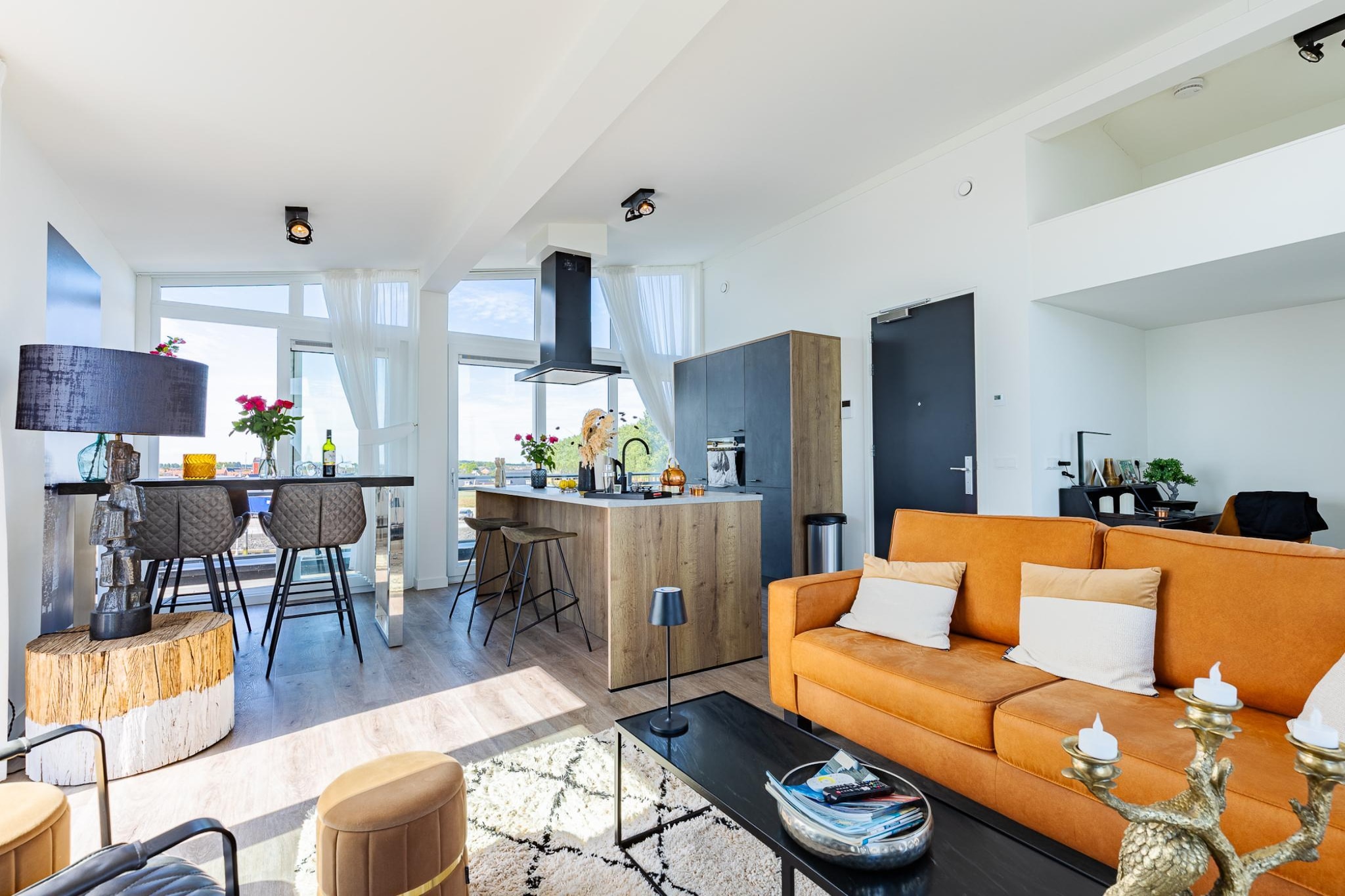 Penthouse with beach view