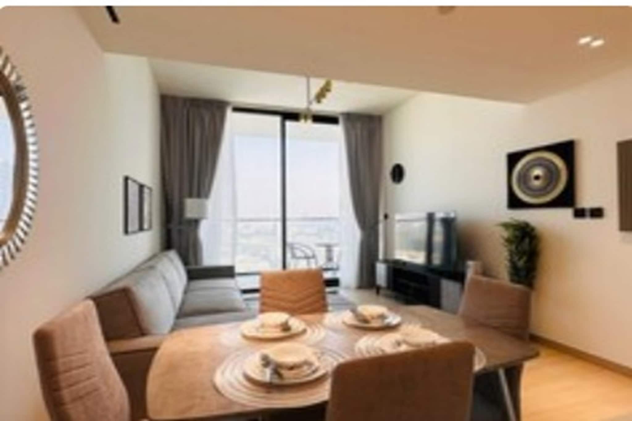 Luxury Dubai 2 BR Apt. with Gym, Parking & Pool